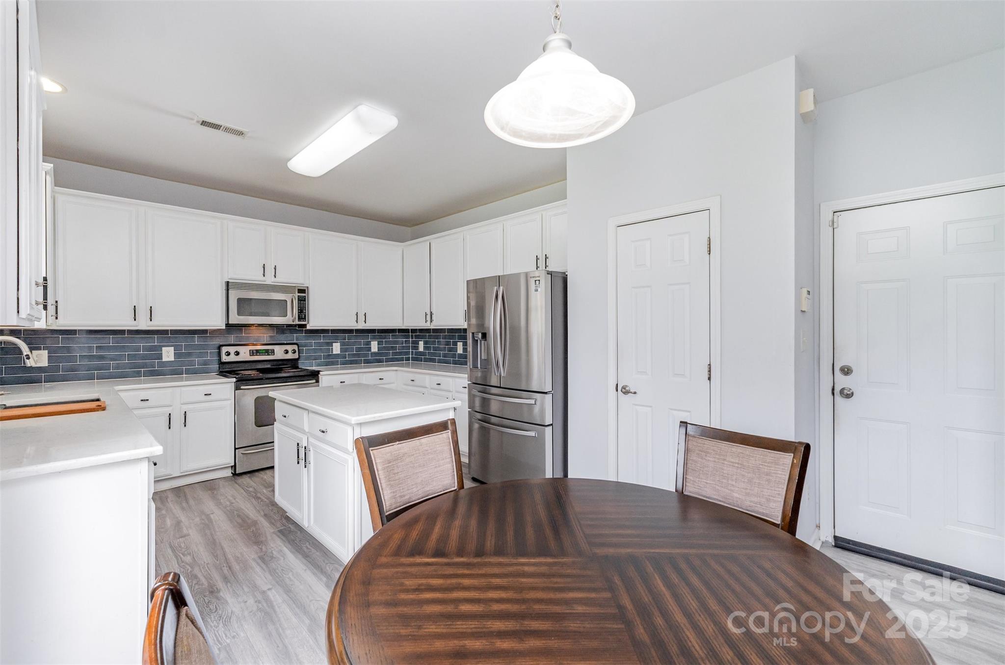 2823 Oakdale Pasture Drive — Charlotte
