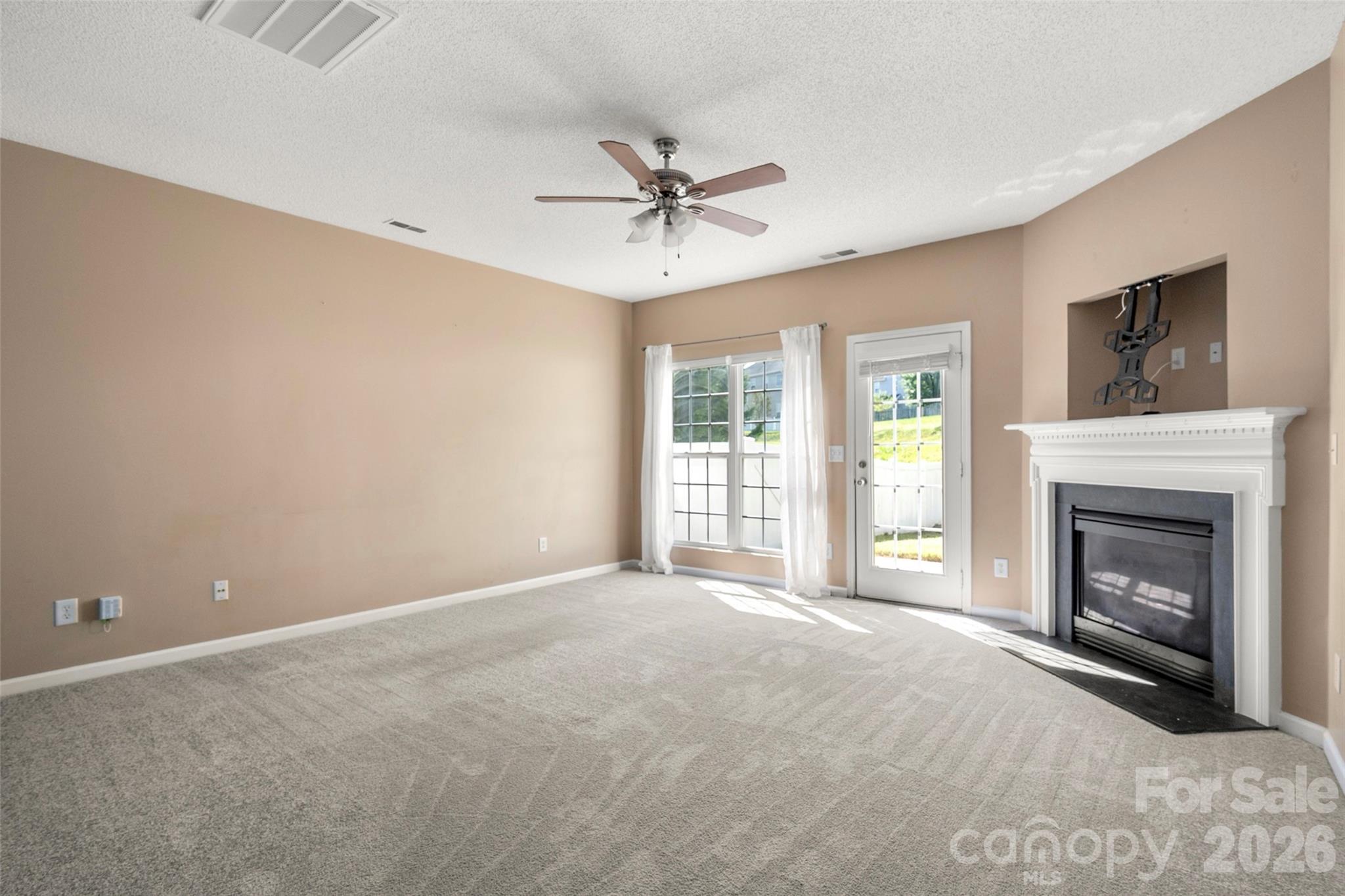6934 Tanners Creek Drive — Huntersville