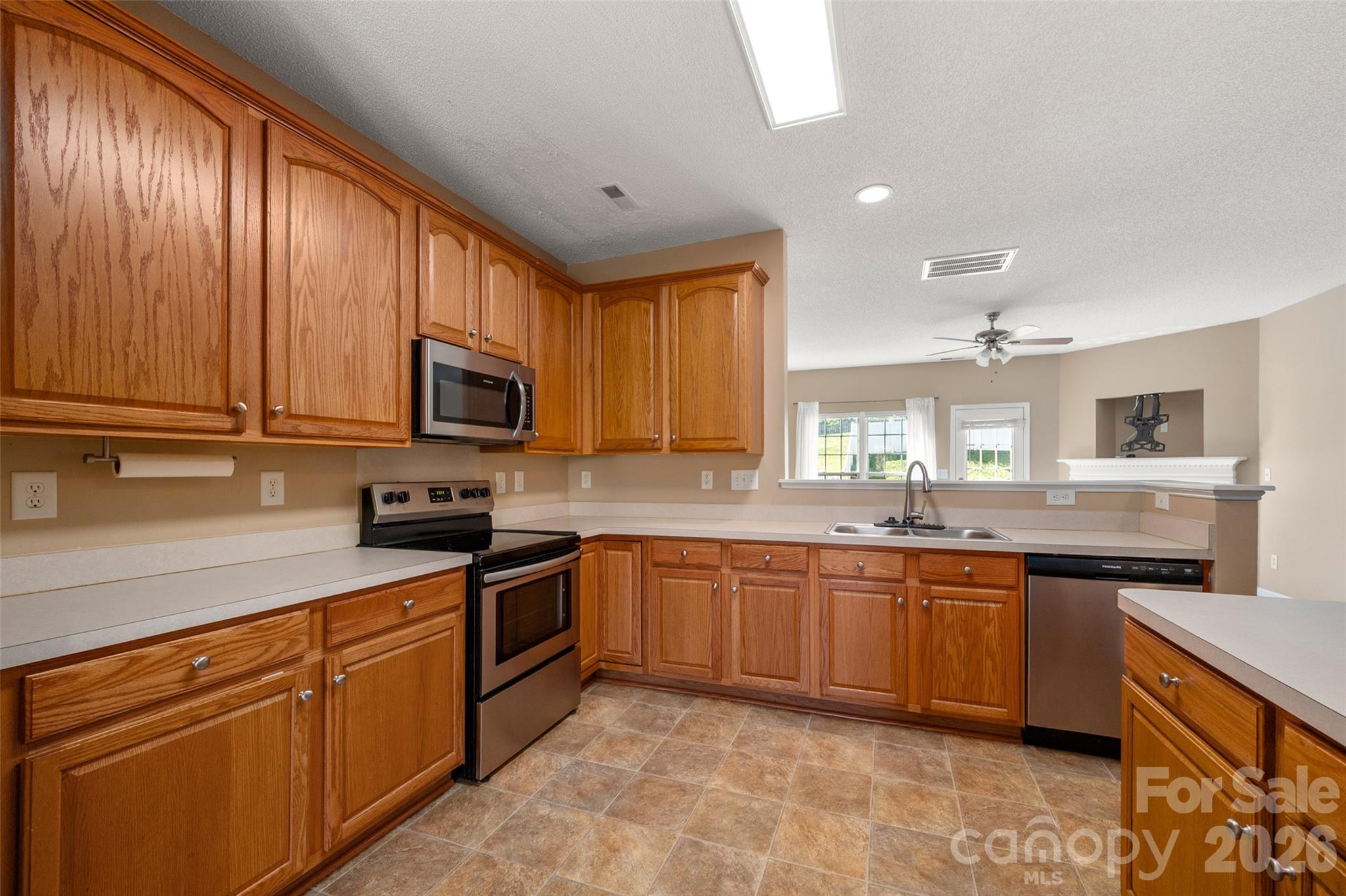 6934 Tanners Creek Drive — Huntersville
