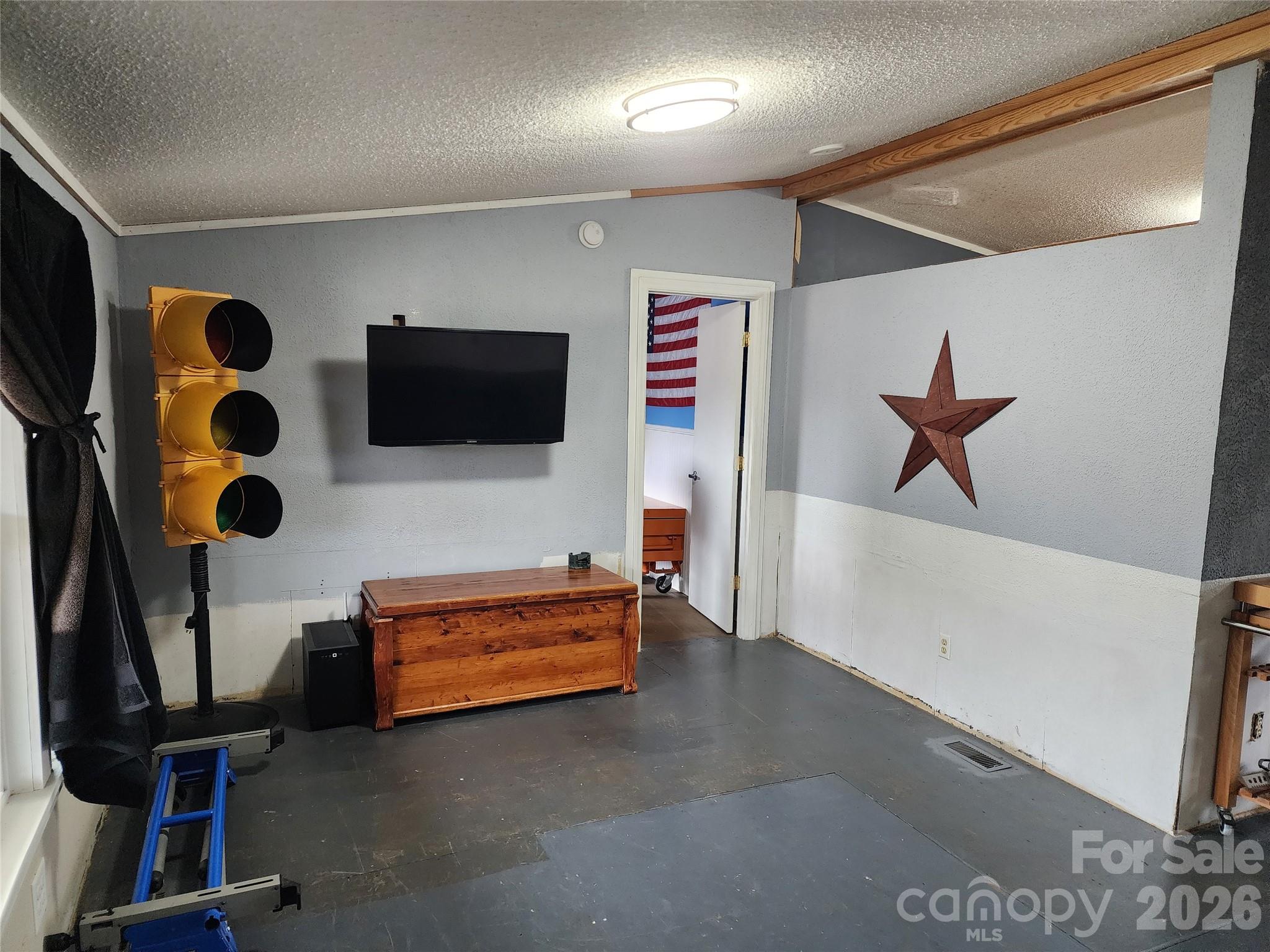 303 Johnson Dairy Road — Mooresville
