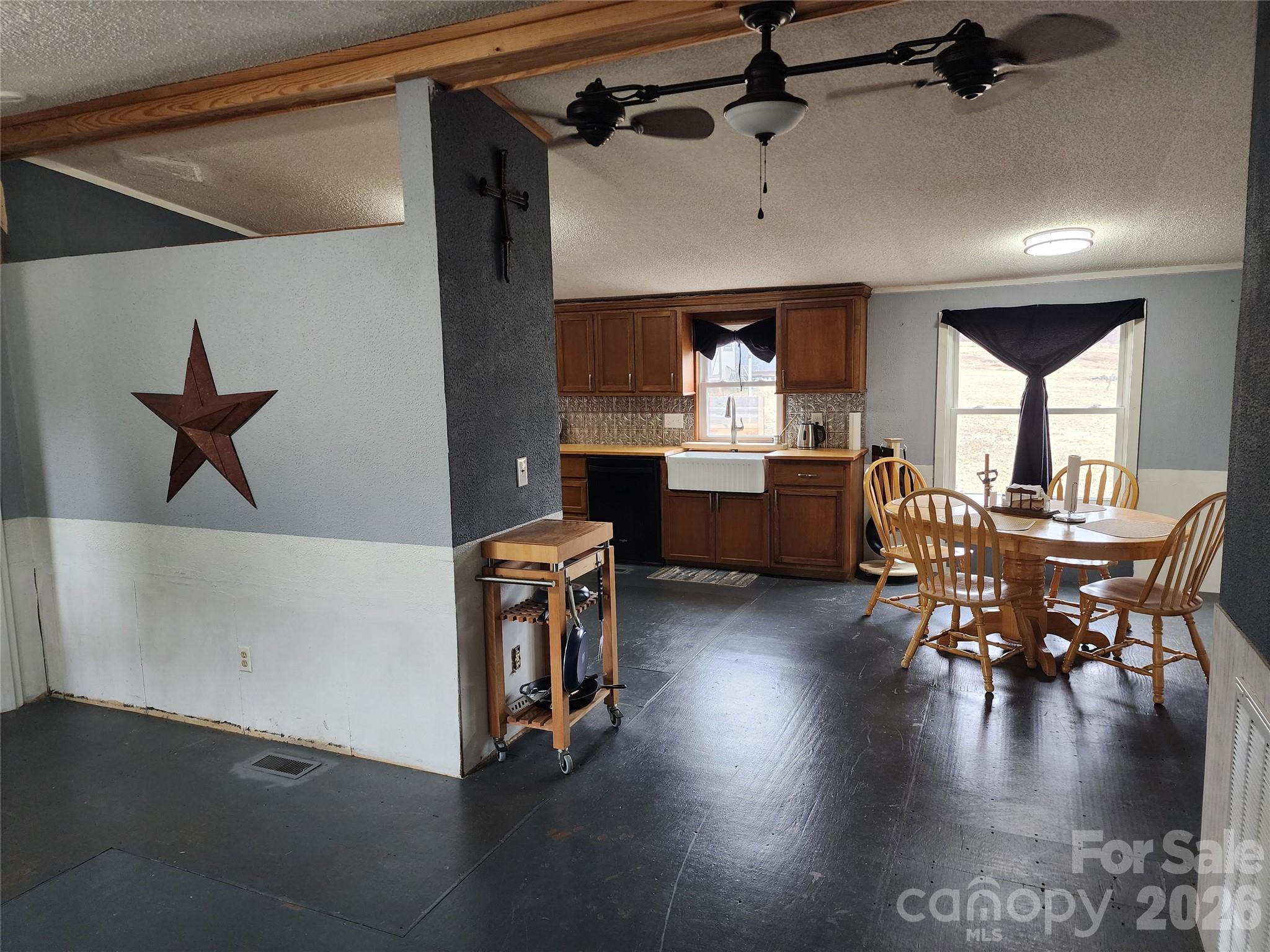 303 Johnson Dairy Road — Mooresville
