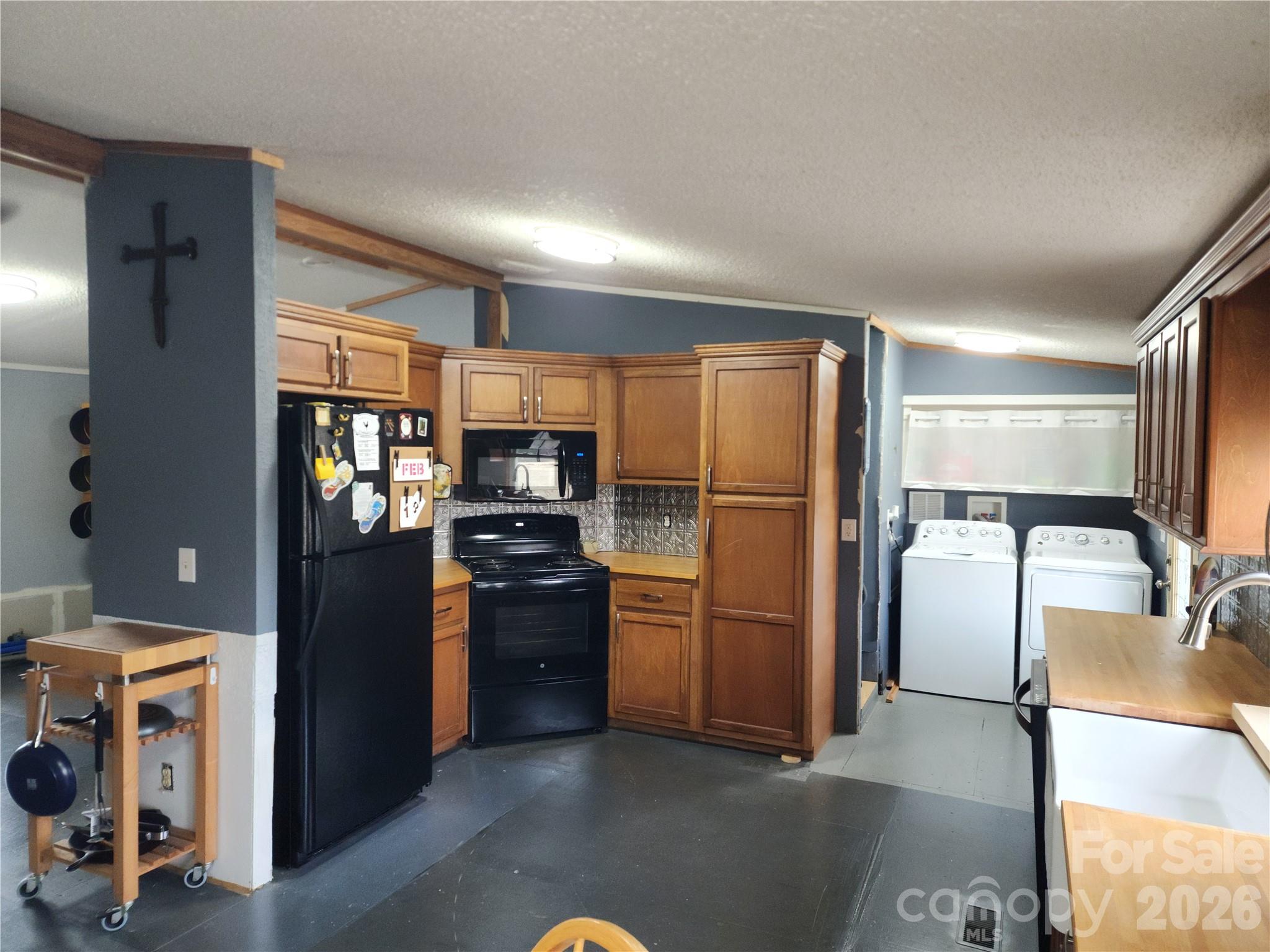 303 Johnson Dairy Road — Mooresville