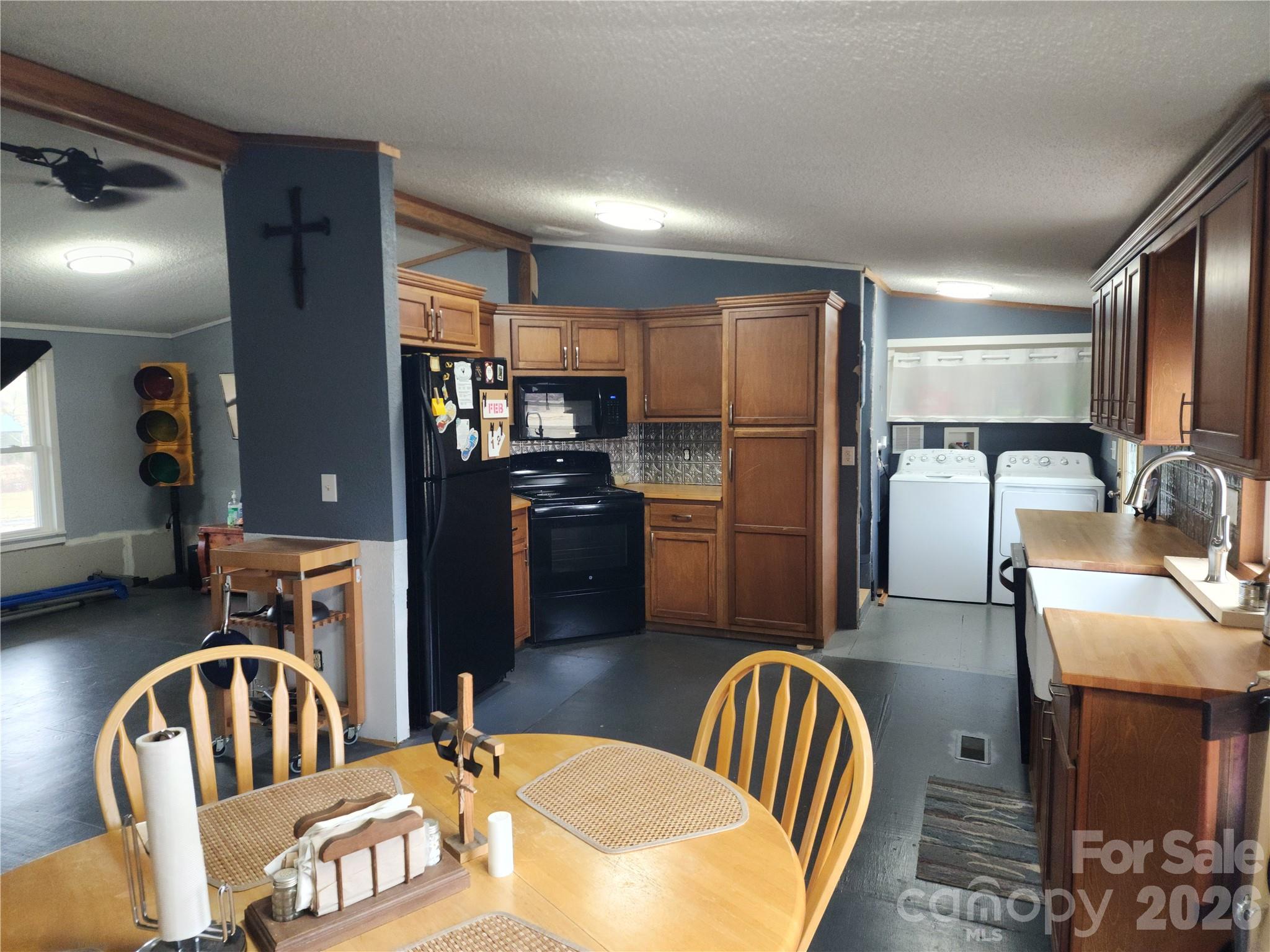 303 Johnson Dairy Road — Mooresville