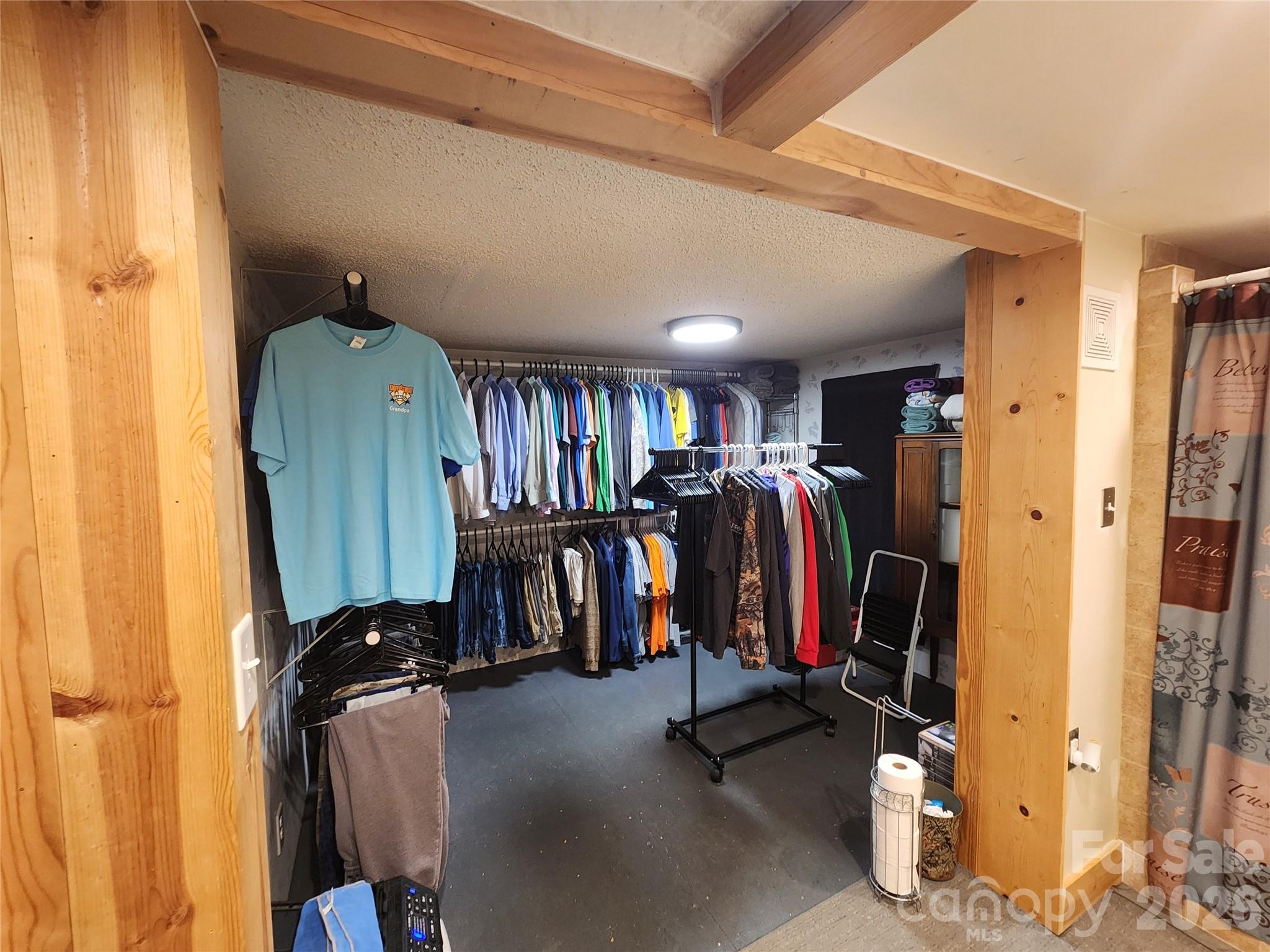303 Johnson Dairy Road — Mooresville