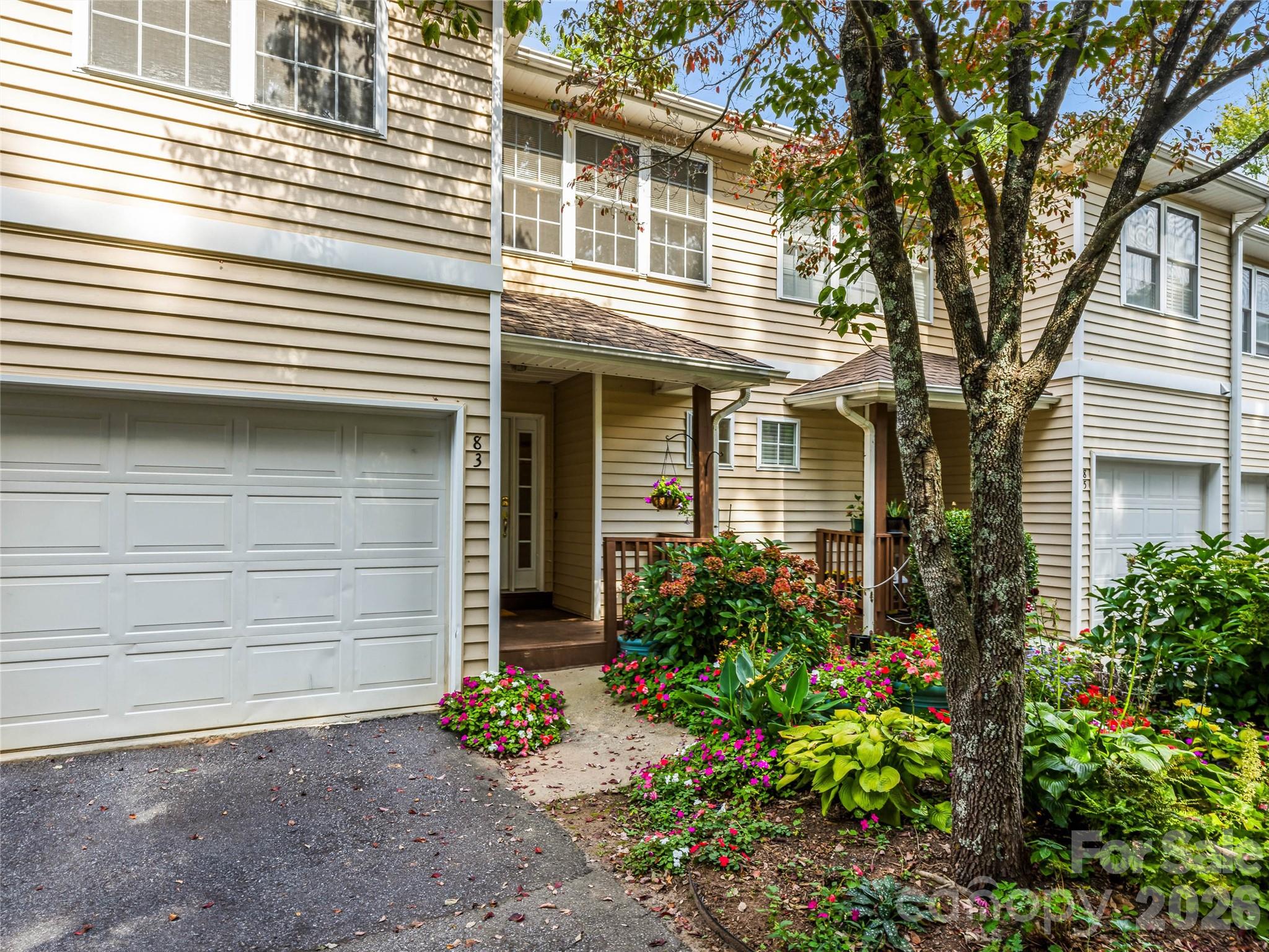 83 Farm Lane — Mills River