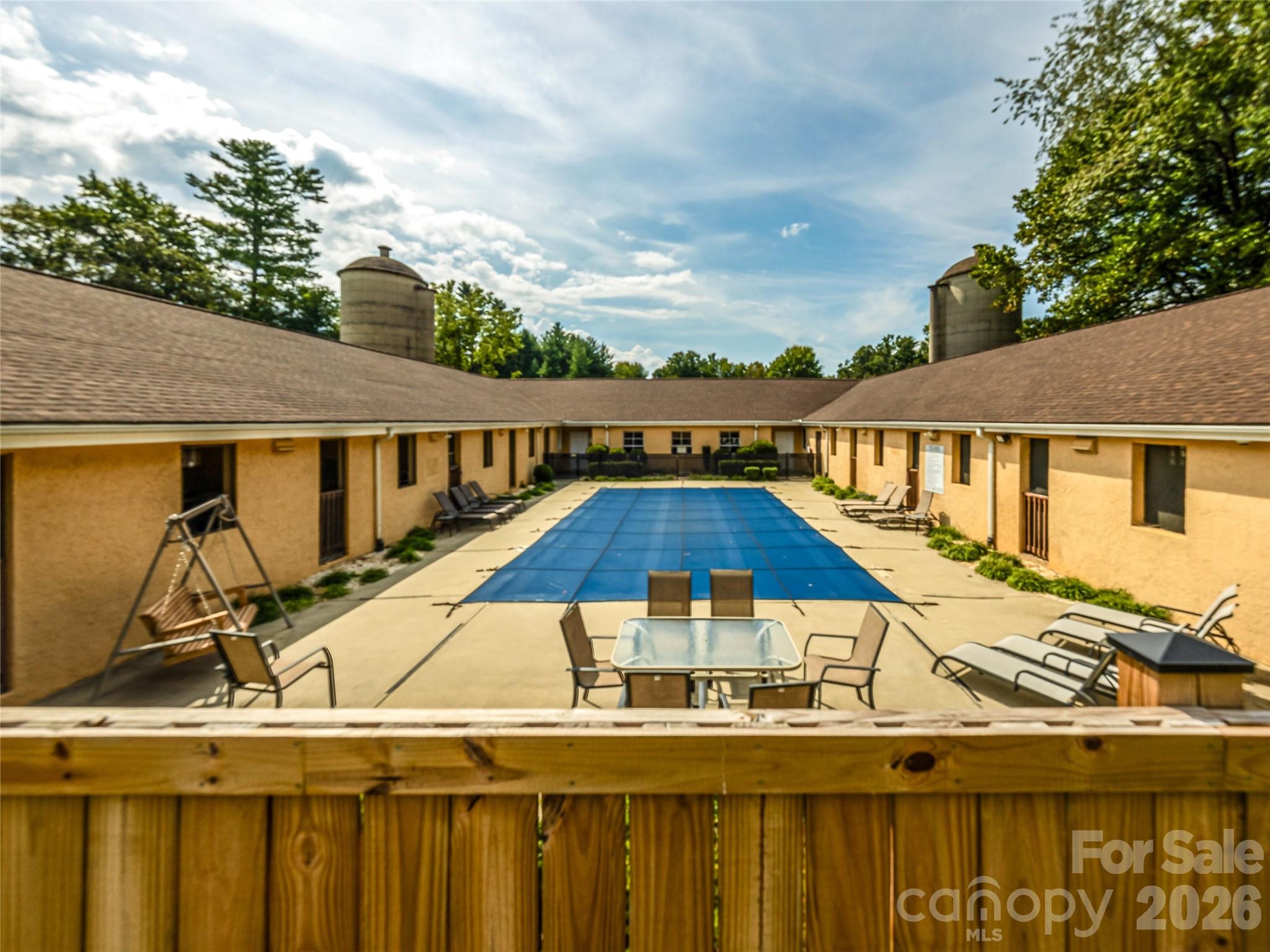 83 Farm Lane — Mills River