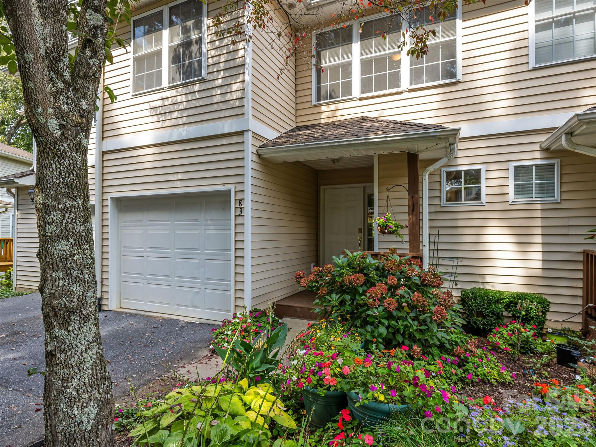 83 Farm Lane — Mills River