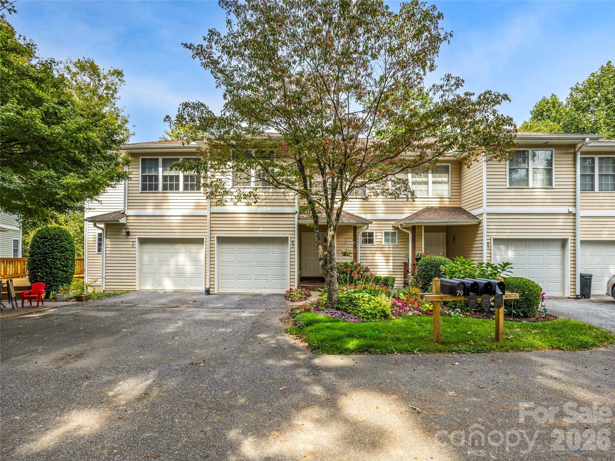 83 Farm Lane — Mills River