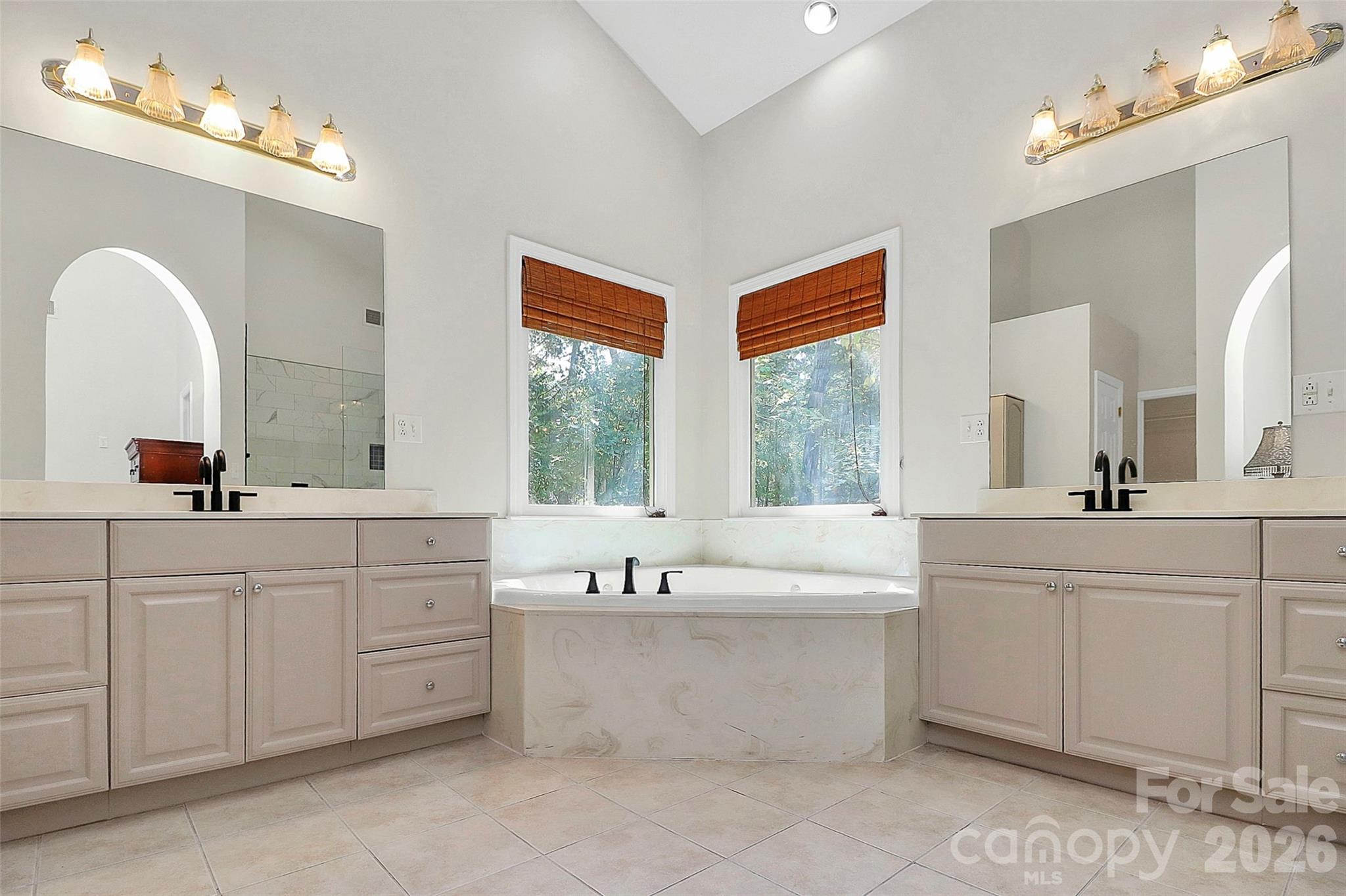 16 Woodvine Lane — Clover