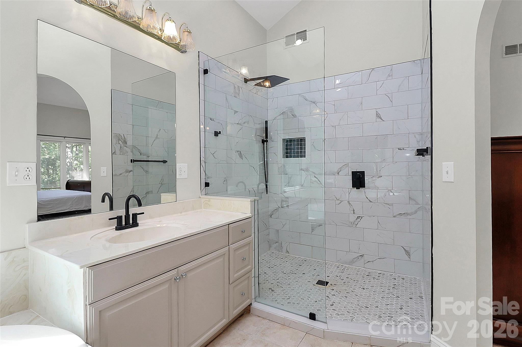 16 Woodvine Lane — Clover