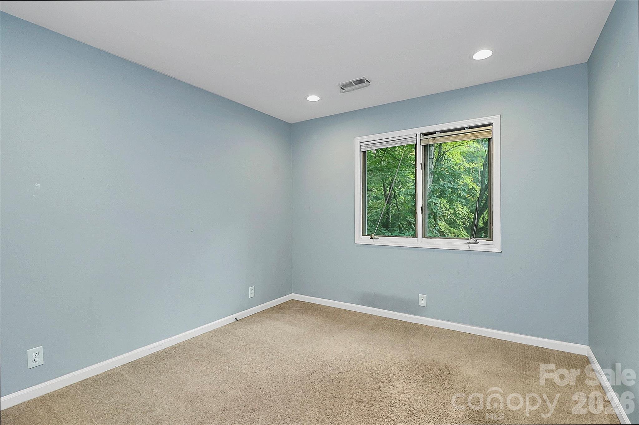 16 Woodvine Lane — Clover