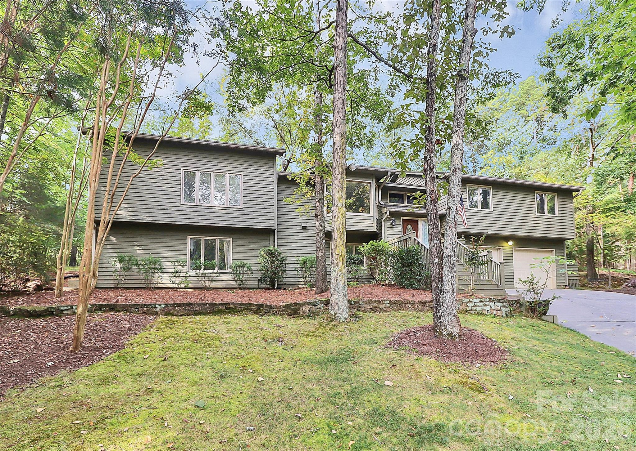 16 Woodvine Lane — Clover