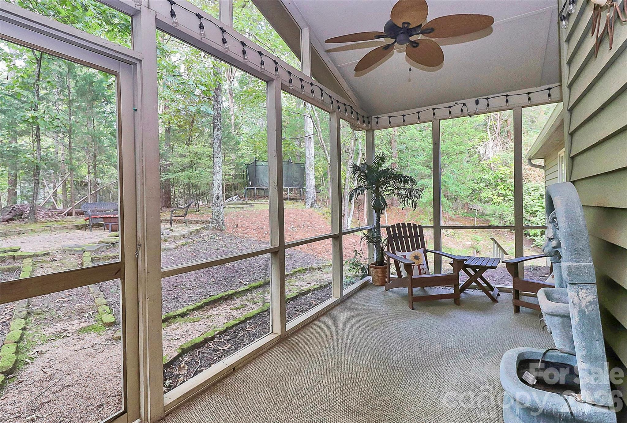 16 Woodvine Lane — Clover