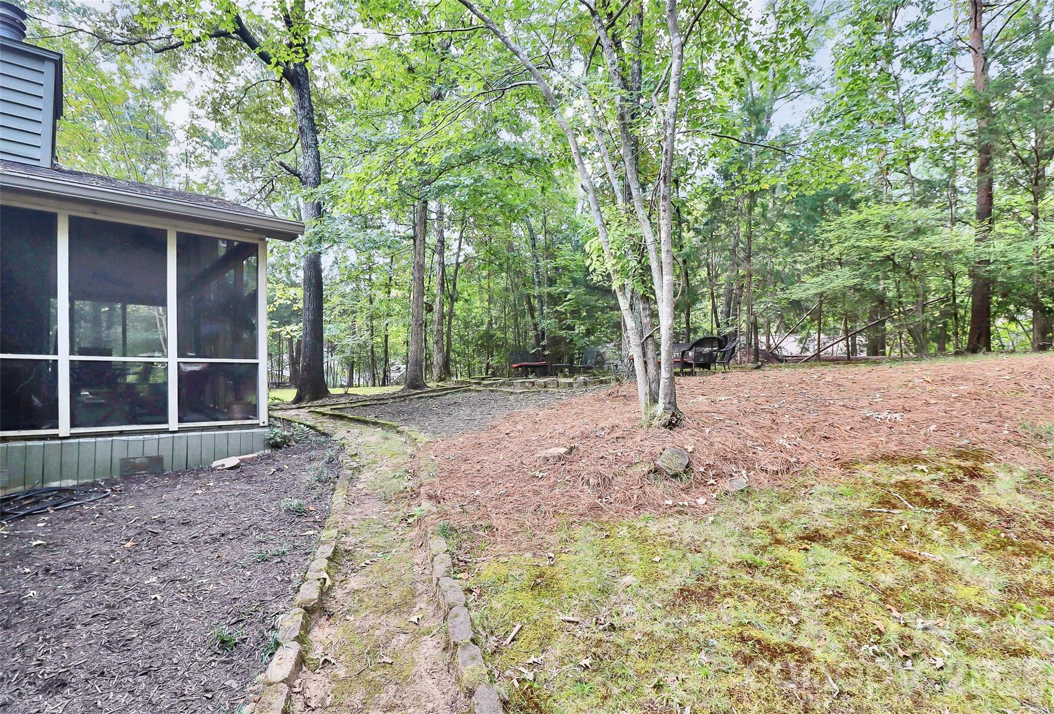 16 Woodvine Lane — Clover