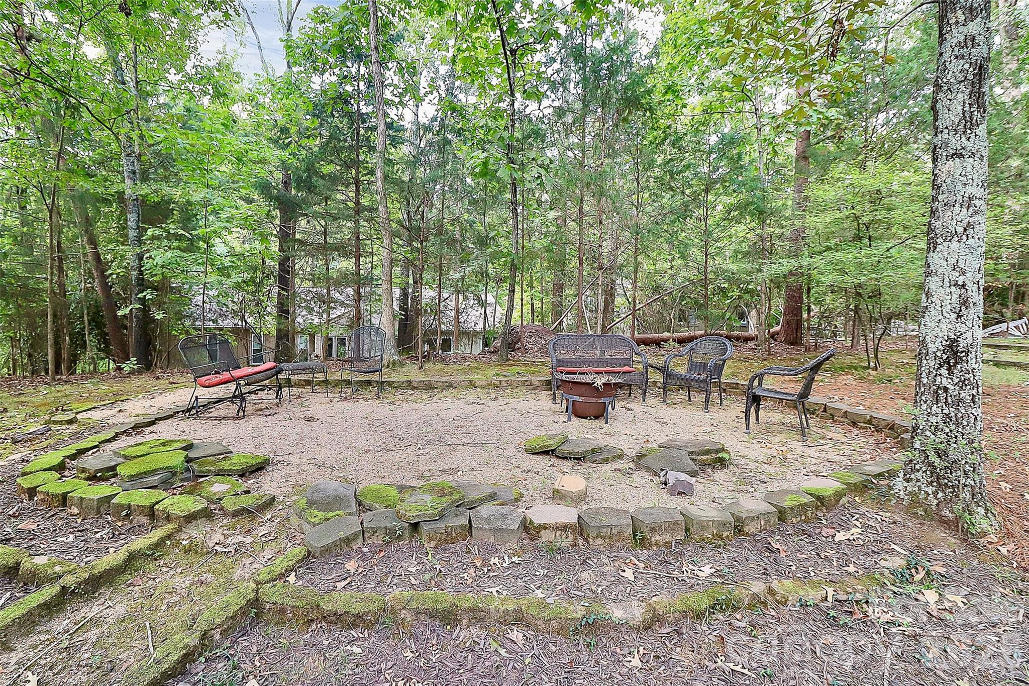 16 Woodvine Lane — Clover