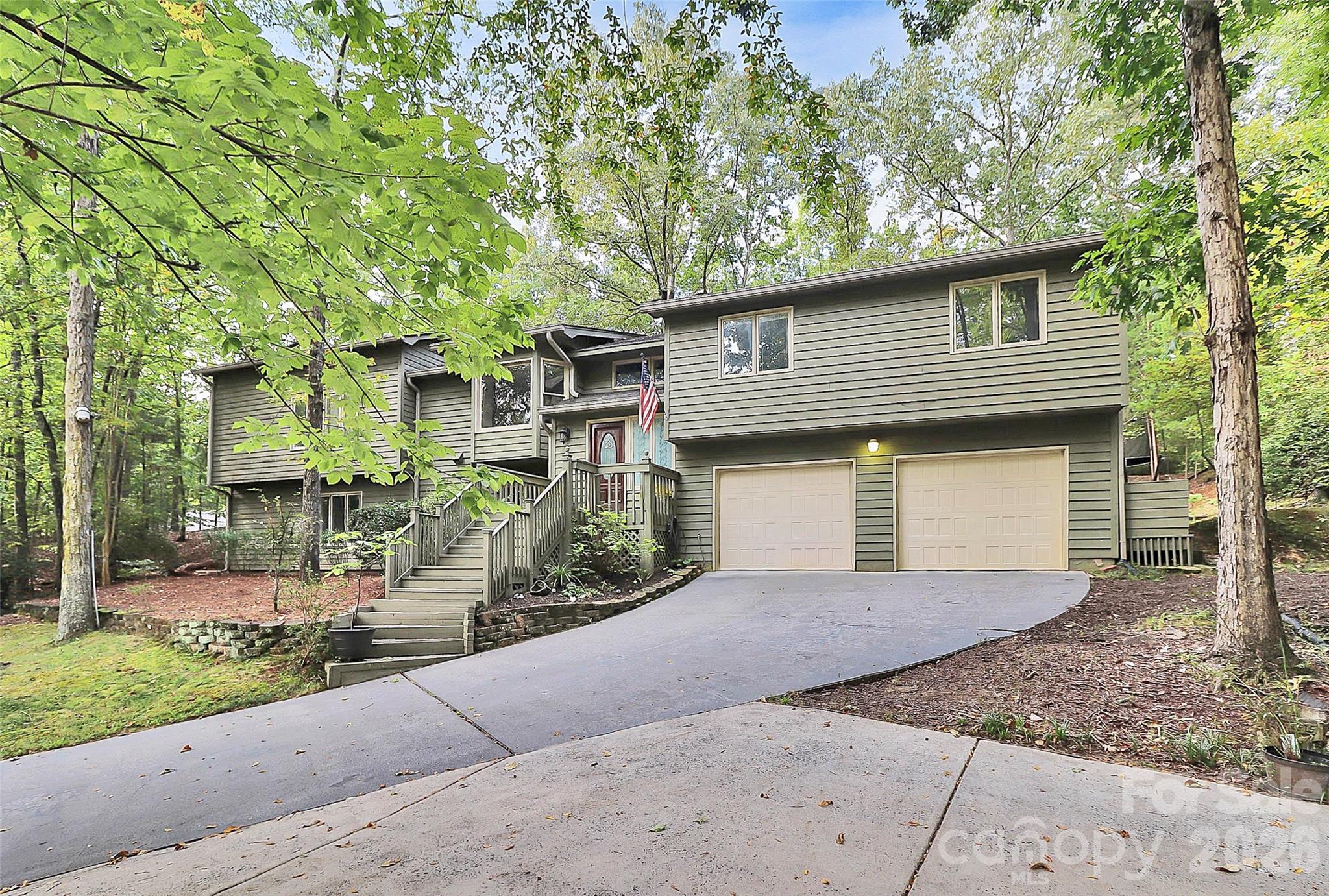 16 Woodvine Lane — Clover