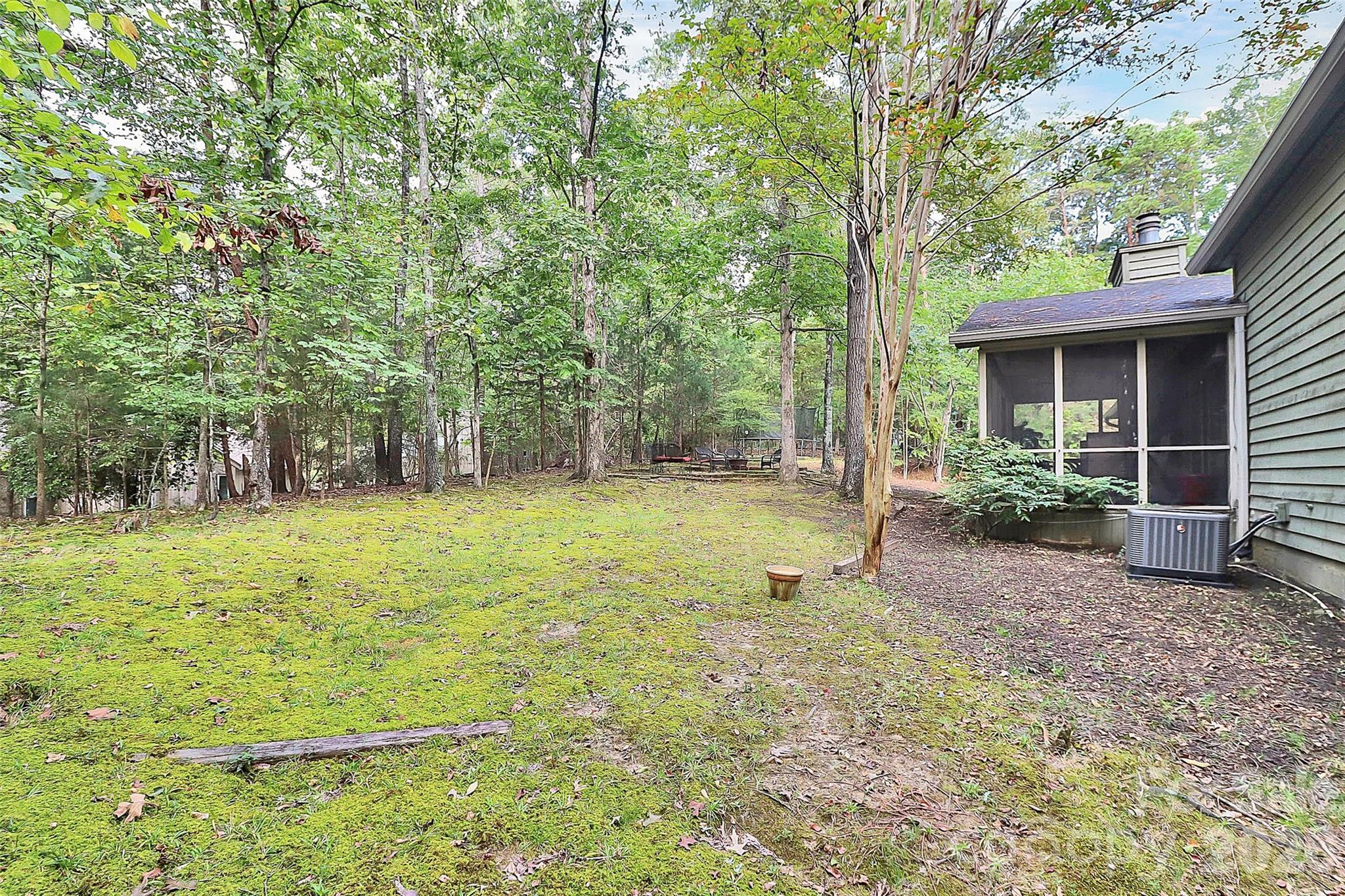 16 Woodvine Lane — Clover