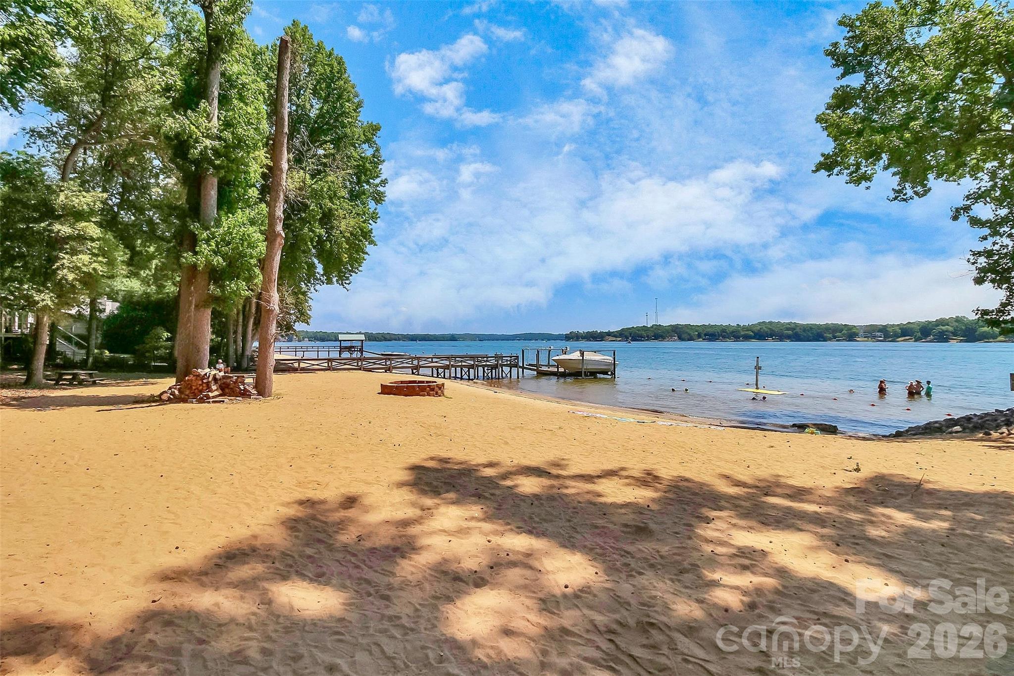 16 Woodvine Lane — Clover