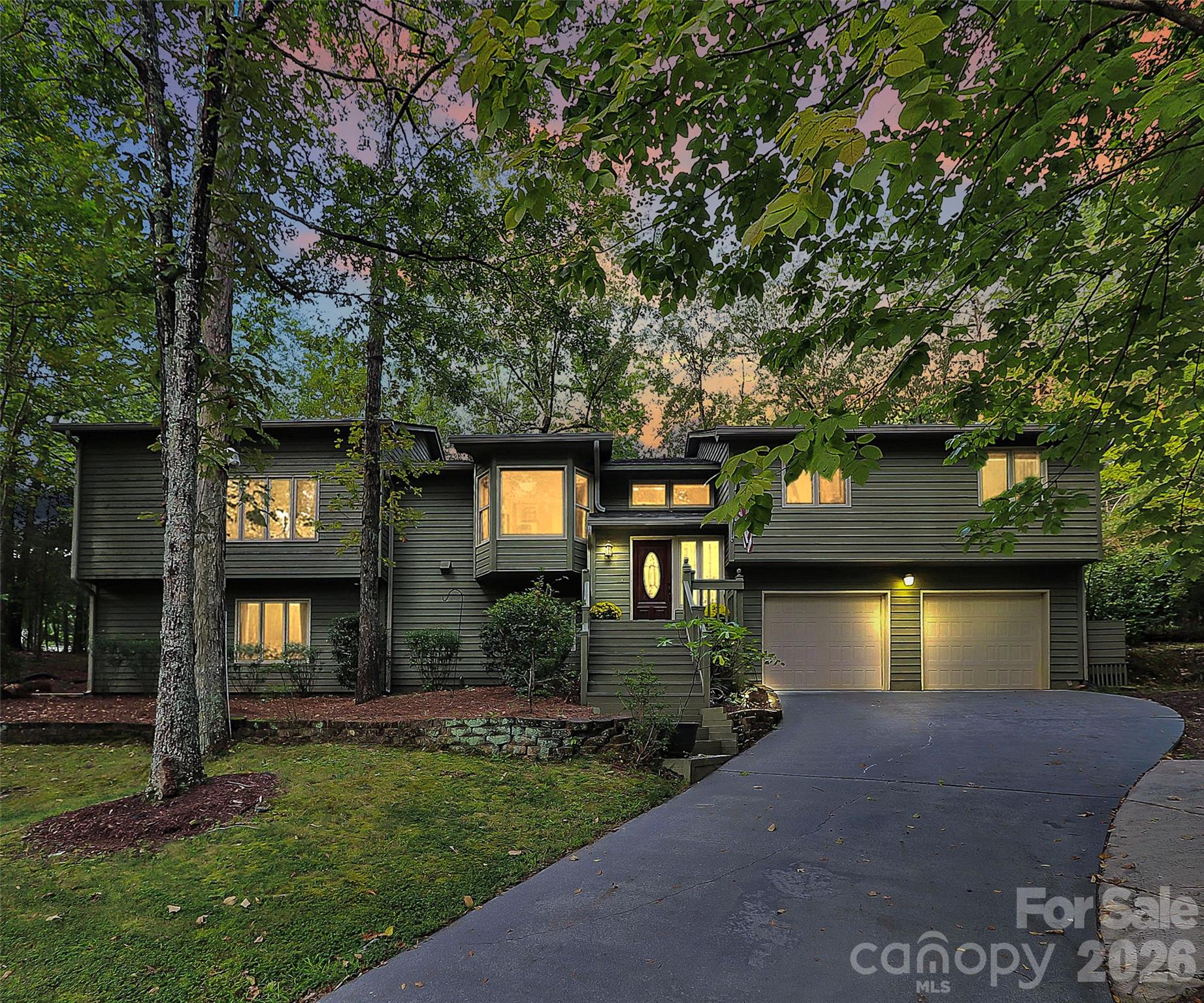 16 Woodvine Lane — Clover