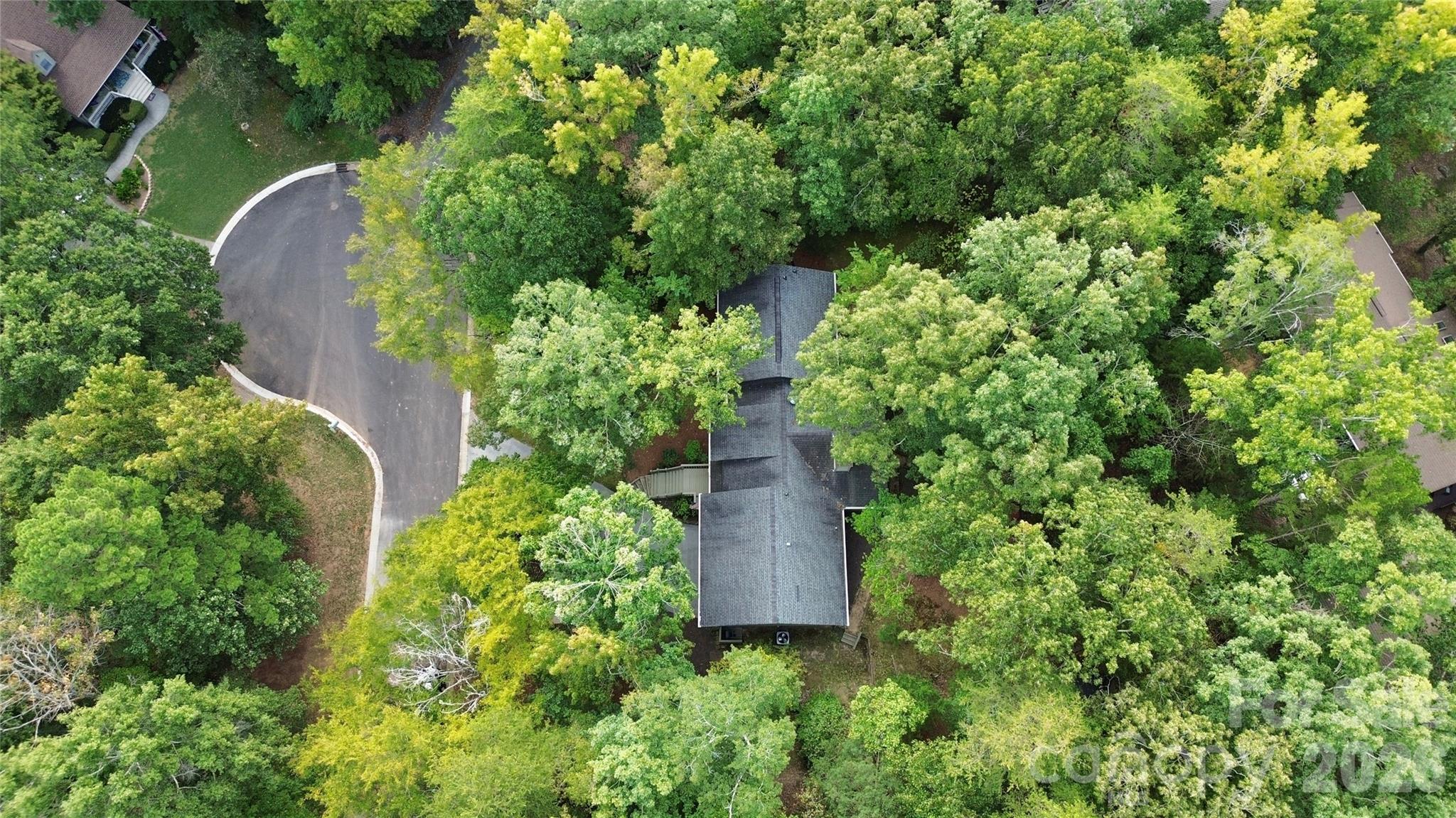 16 Woodvine Lane — Clover