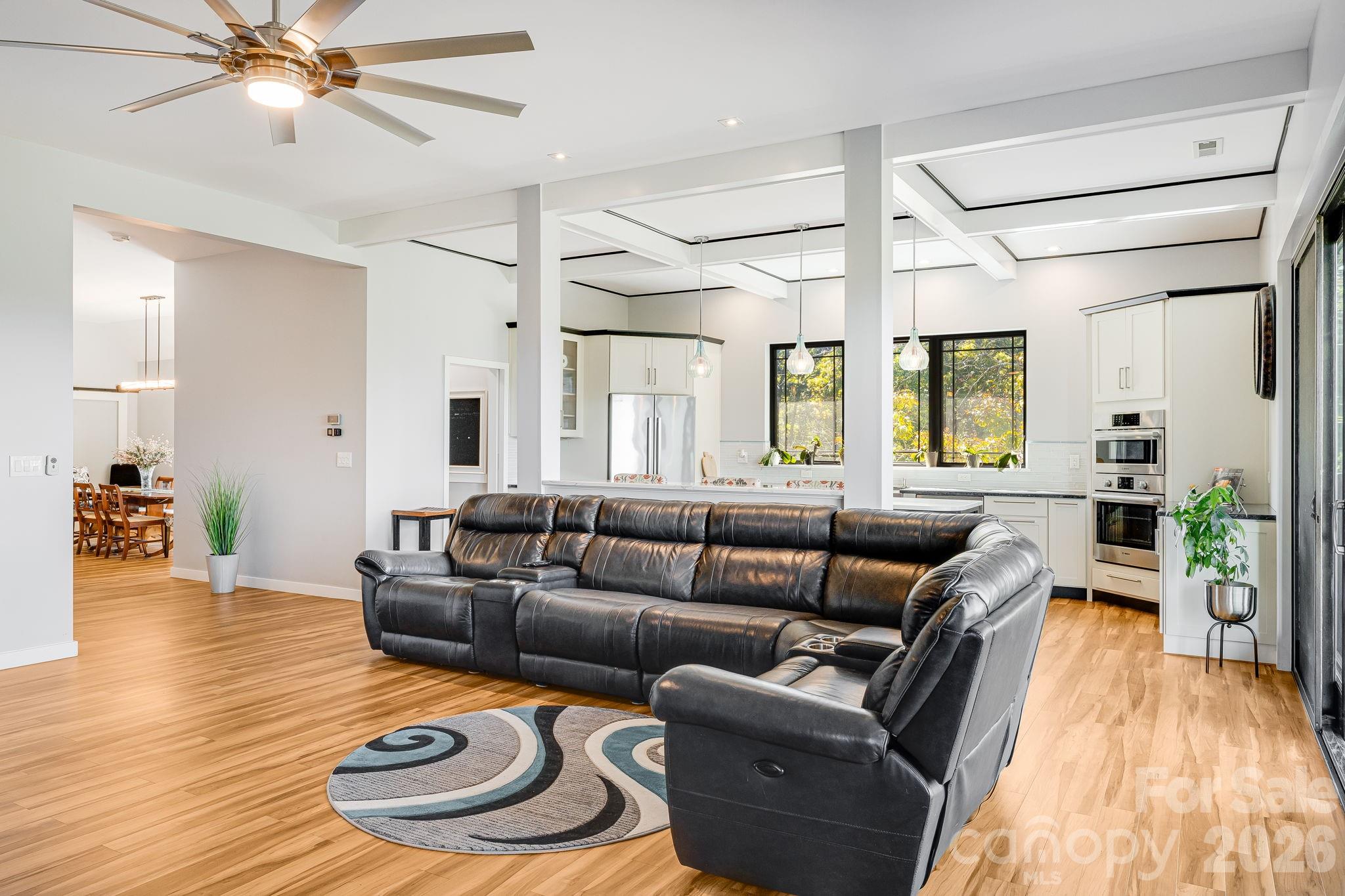 1387 Woods Ammons Road — Mars Hill