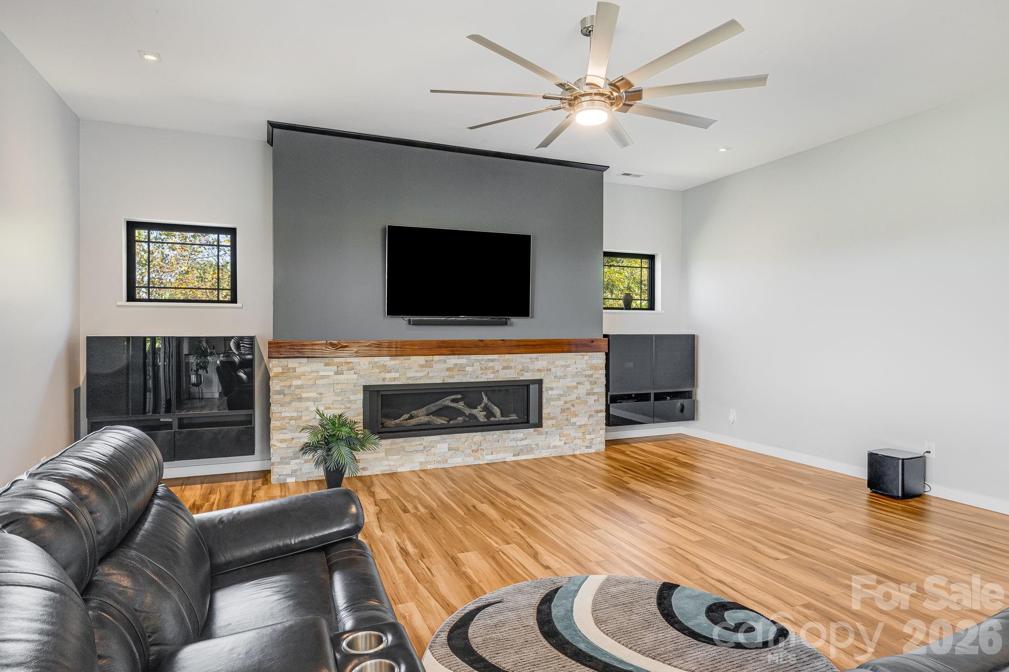 1387 Woods Ammons Road — Mars Hill