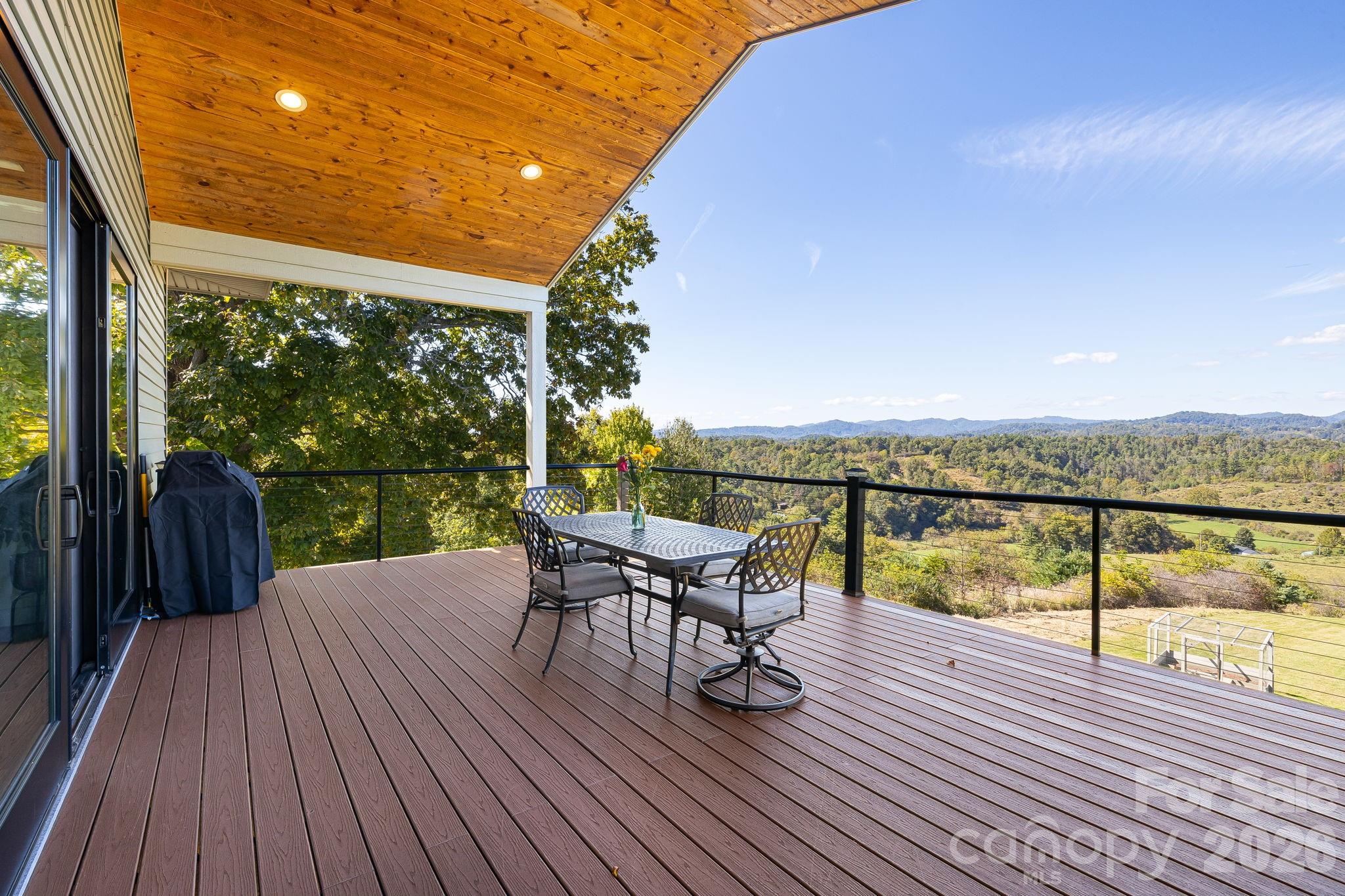 1387 Woods Ammons Road — Mars Hill