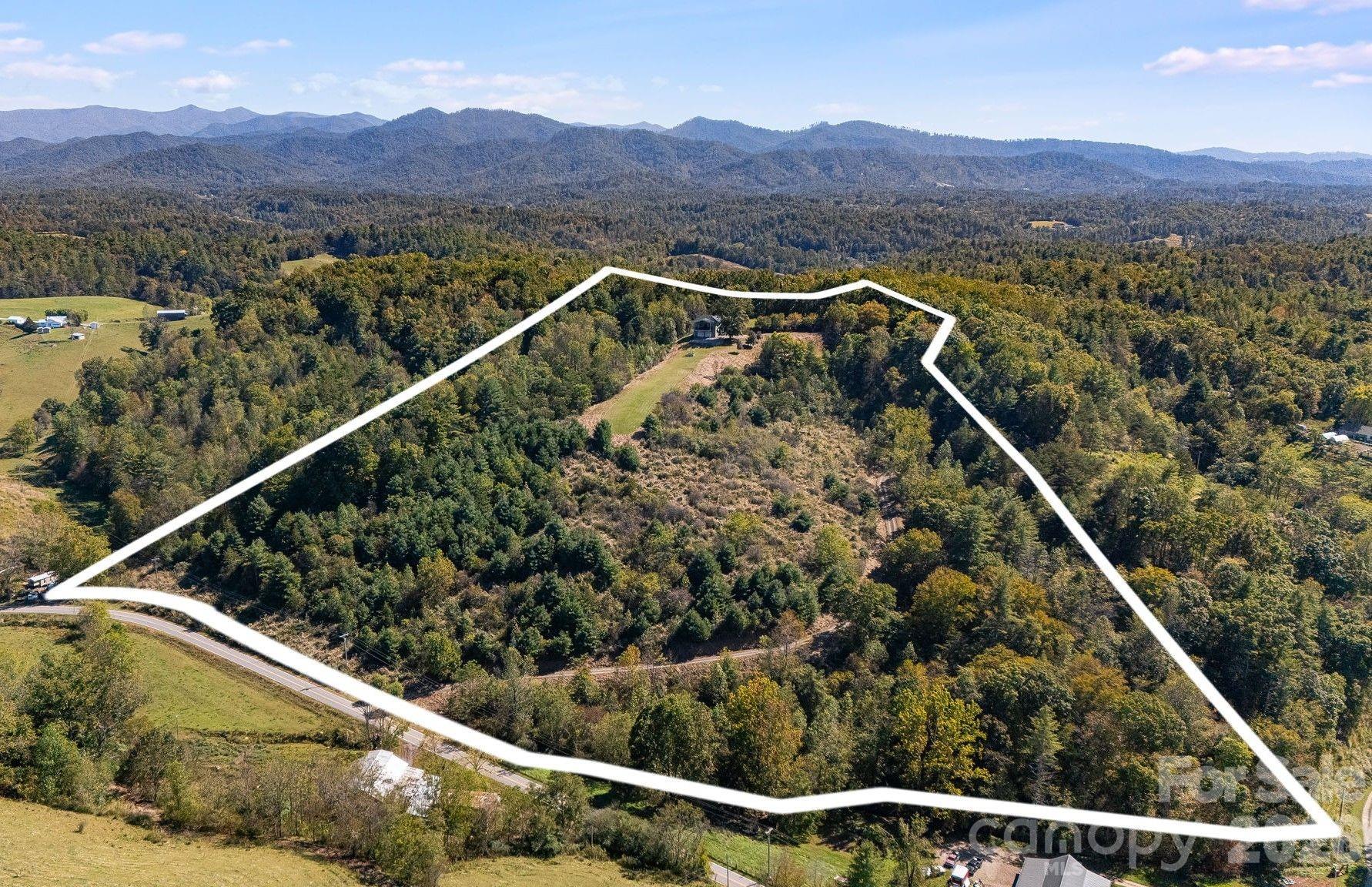1387 Woods Ammons Road — Mars Hill