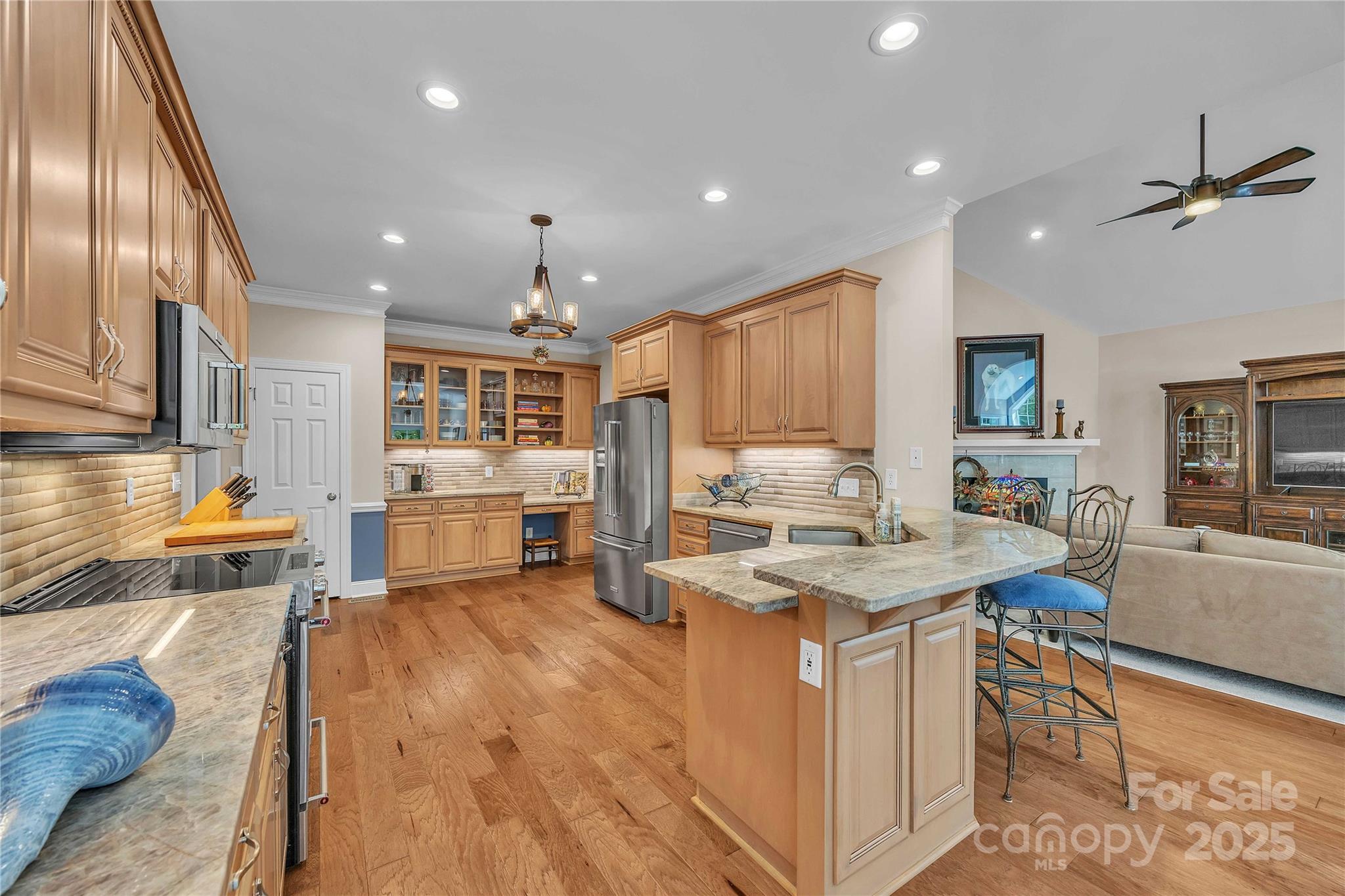 322 W Glenview Drive — Salisbury