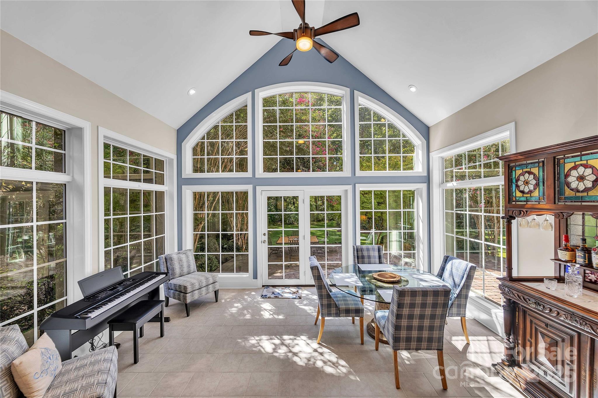 322 W Glenview Drive — Salisbury