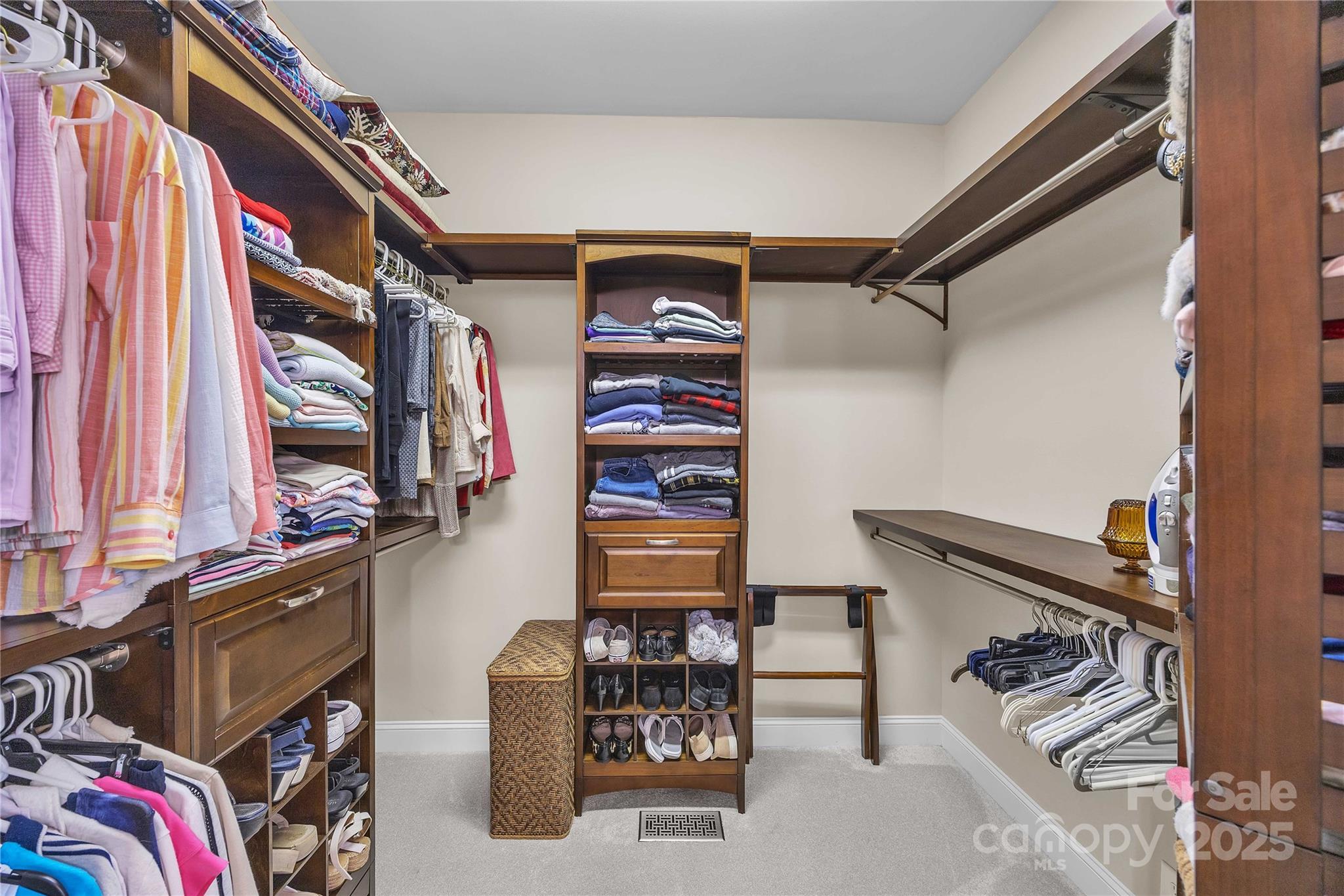 322 W Glenview Drive — Salisbury