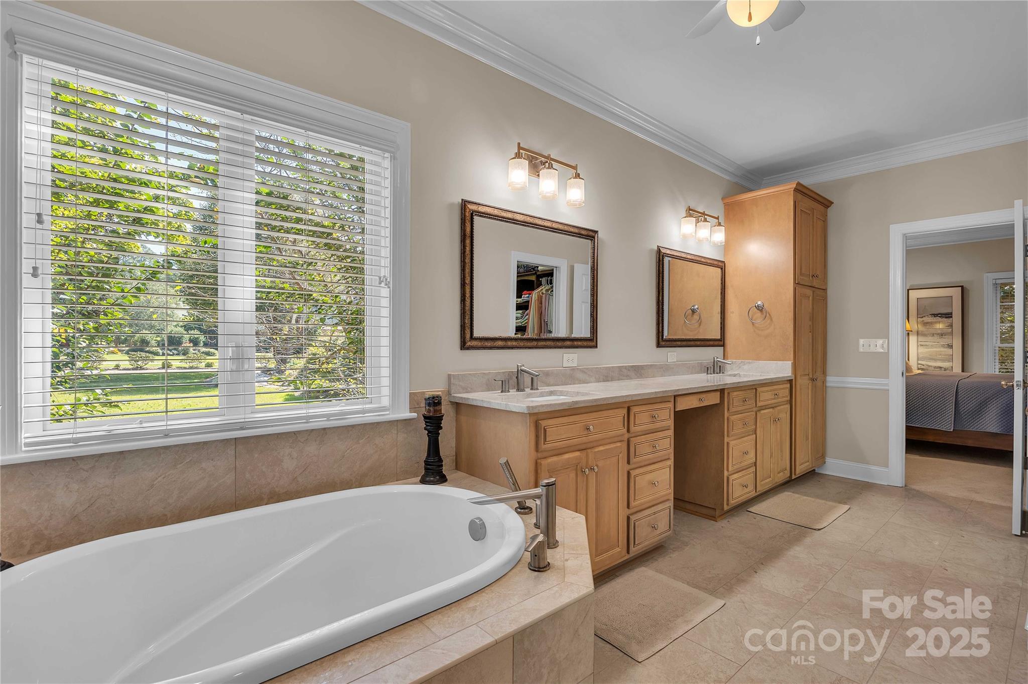 322 W Glenview Drive — Salisbury