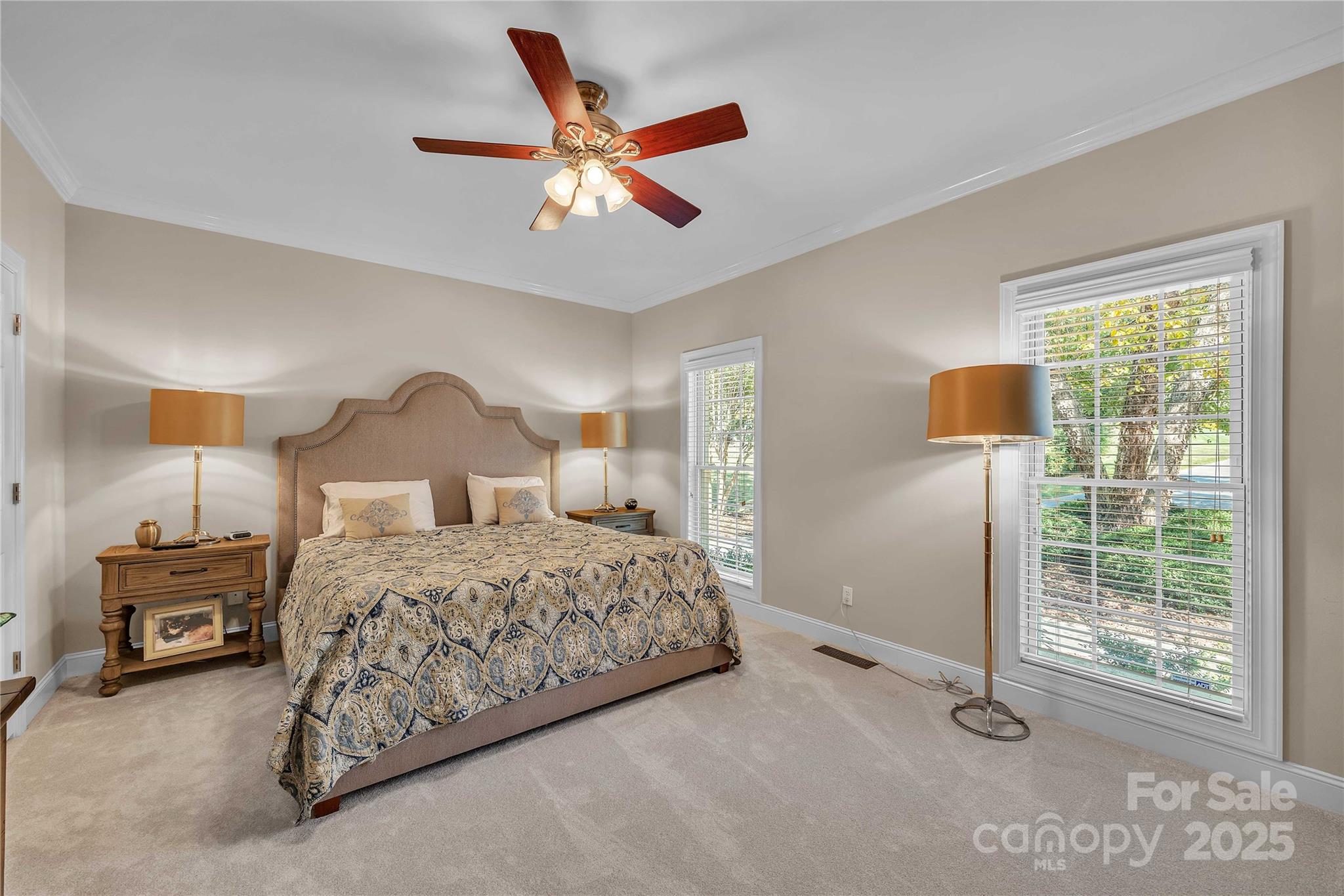 322 W Glenview Drive — Salisbury