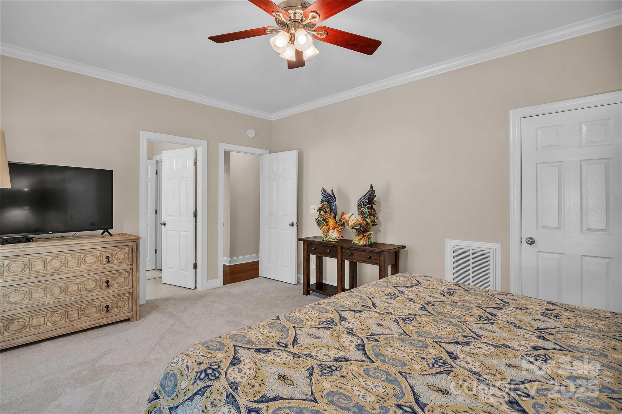 322 W Glenview Drive — Salisbury