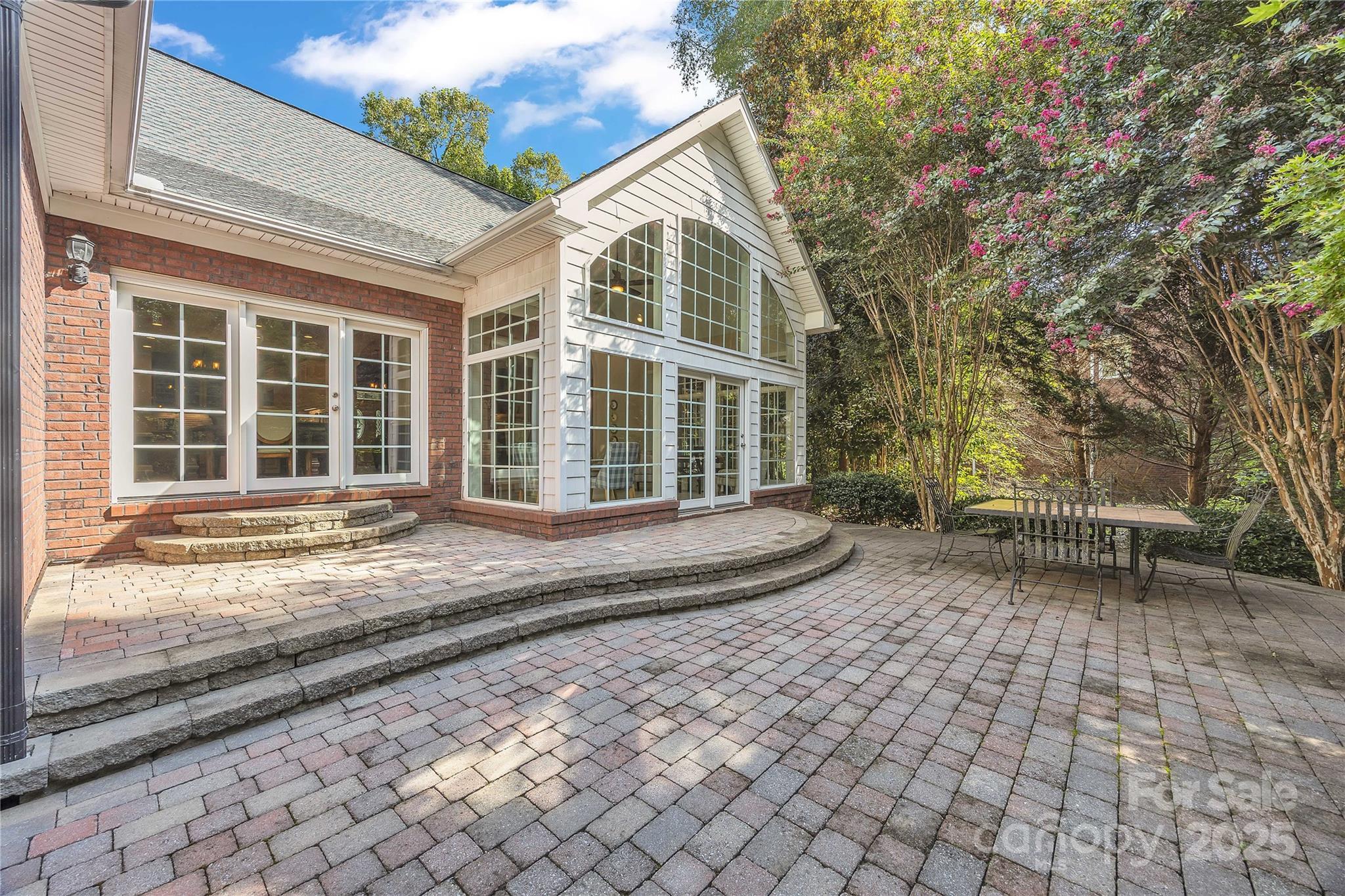 322 W Glenview Drive — Salisbury