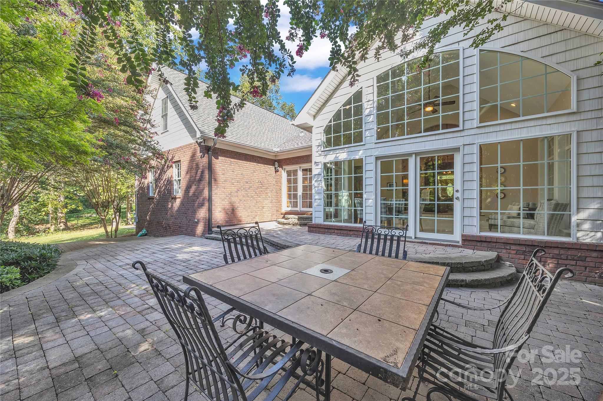 322 W Glenview Drive — Salisbury