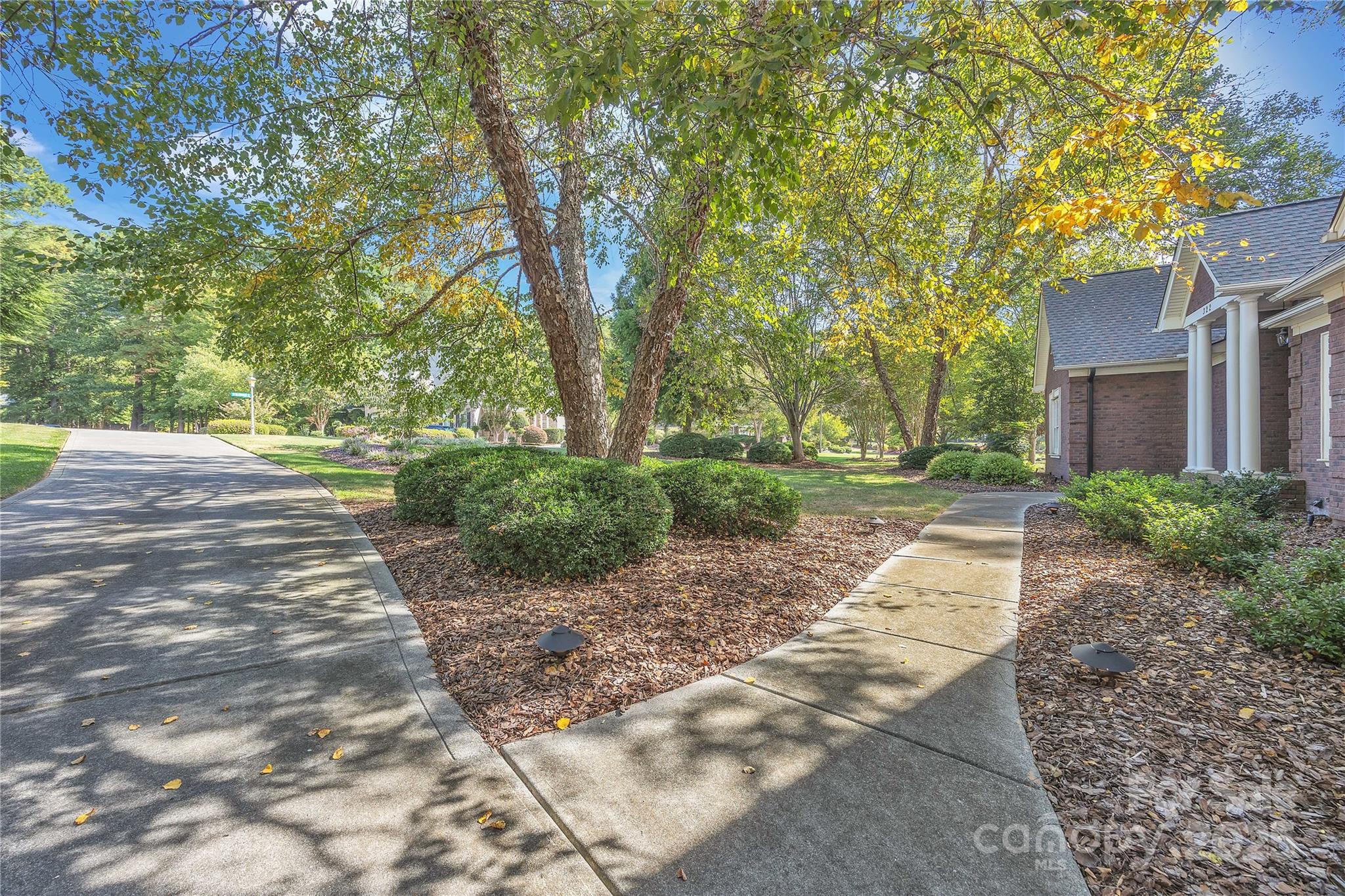 322 W Glenview Drive — Salisbury