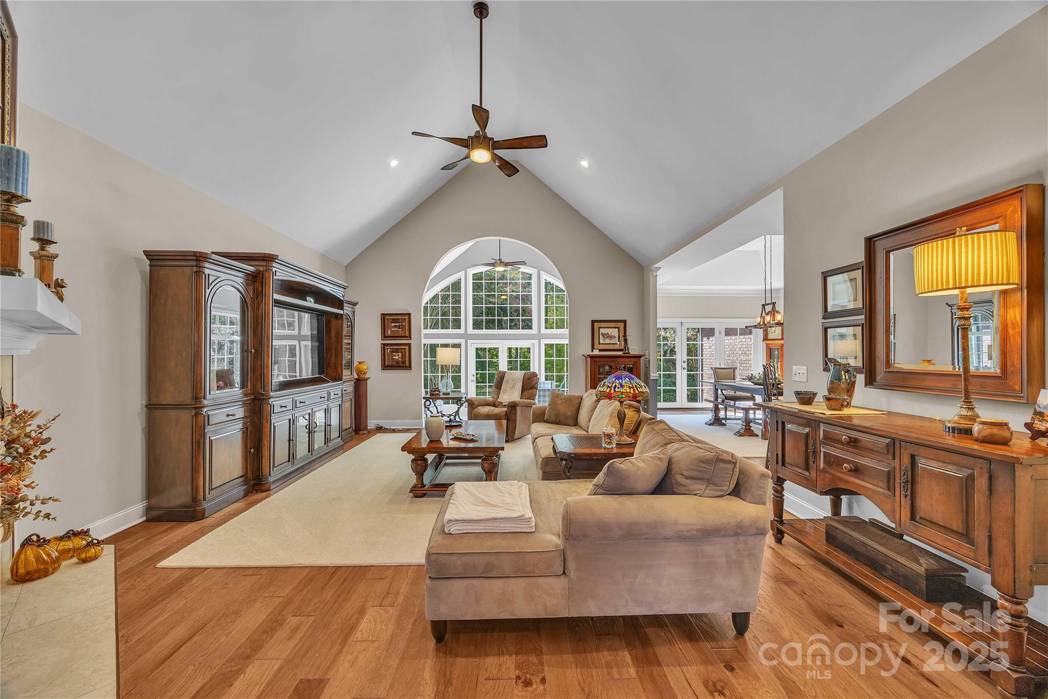 322 W Glenview Drive — Salisbury