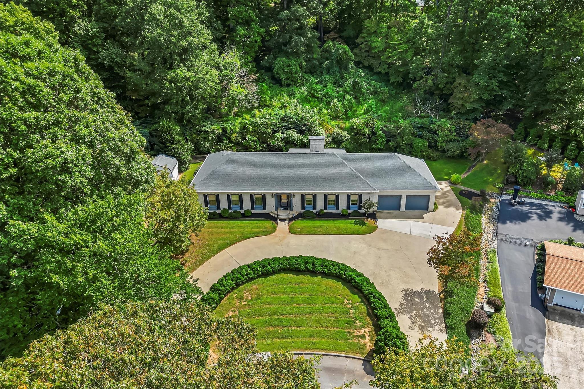 200 Woodland Drive — Marion