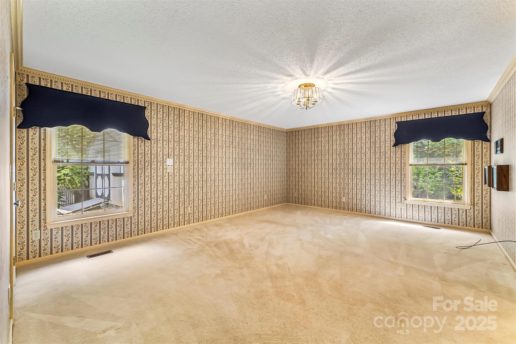 200 Woodland Drive — Marion