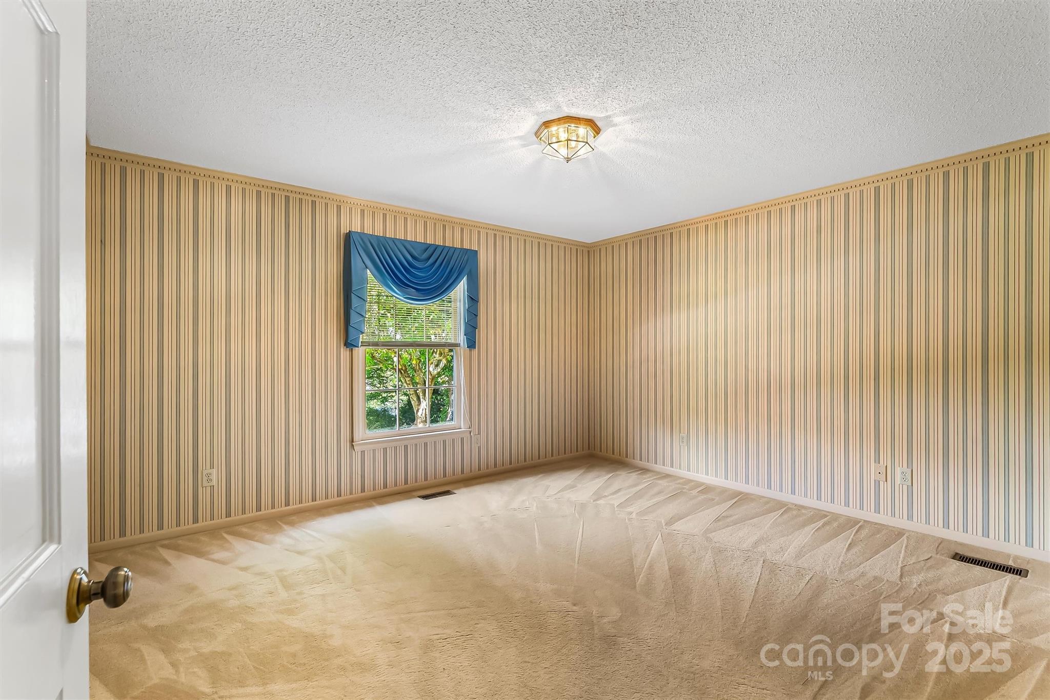 200 Woodland Drive — Marion