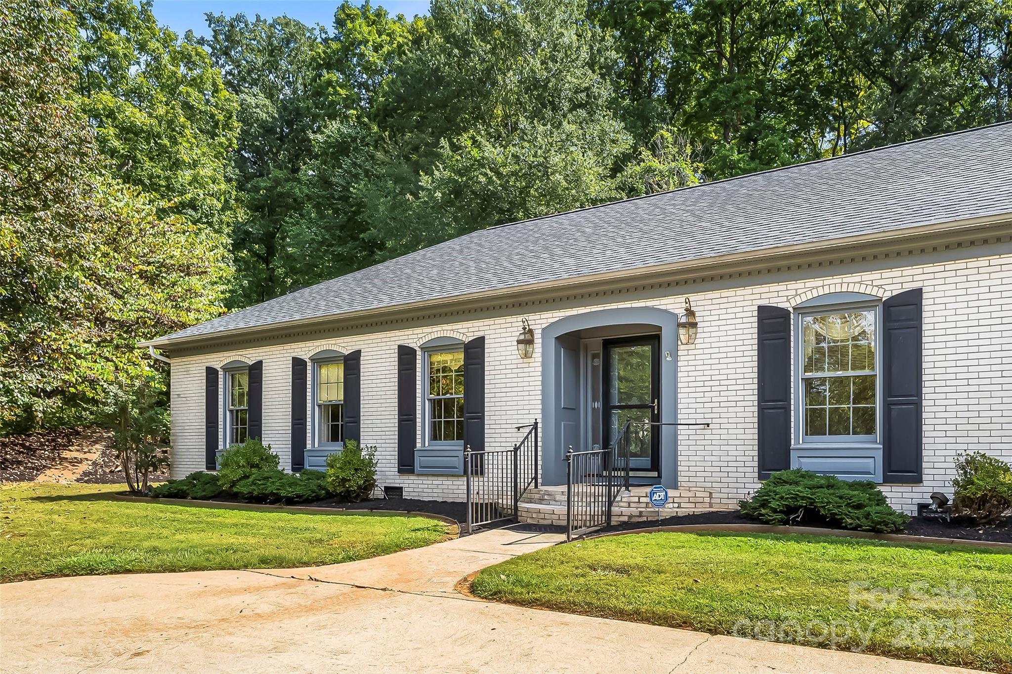 200 Woodland Drive — Marion