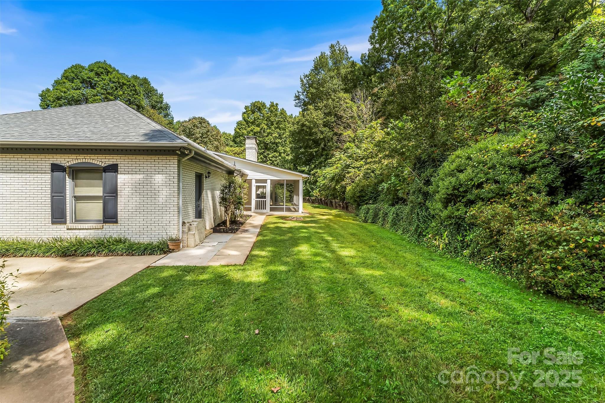 200 Woodland Drive — Marion