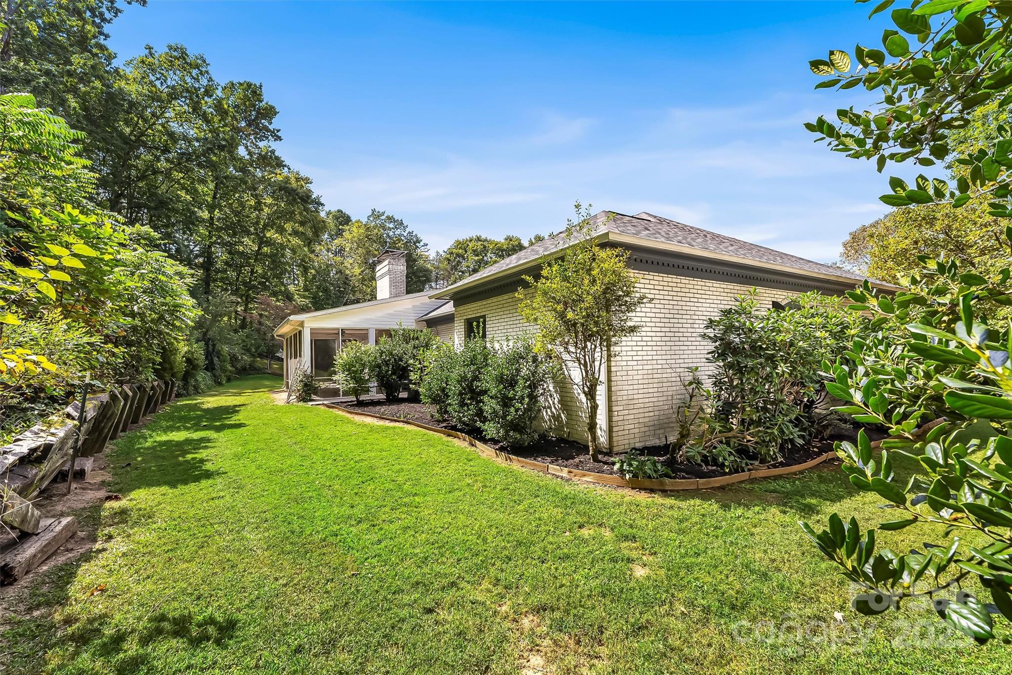 200 Woodland Drive — Marion