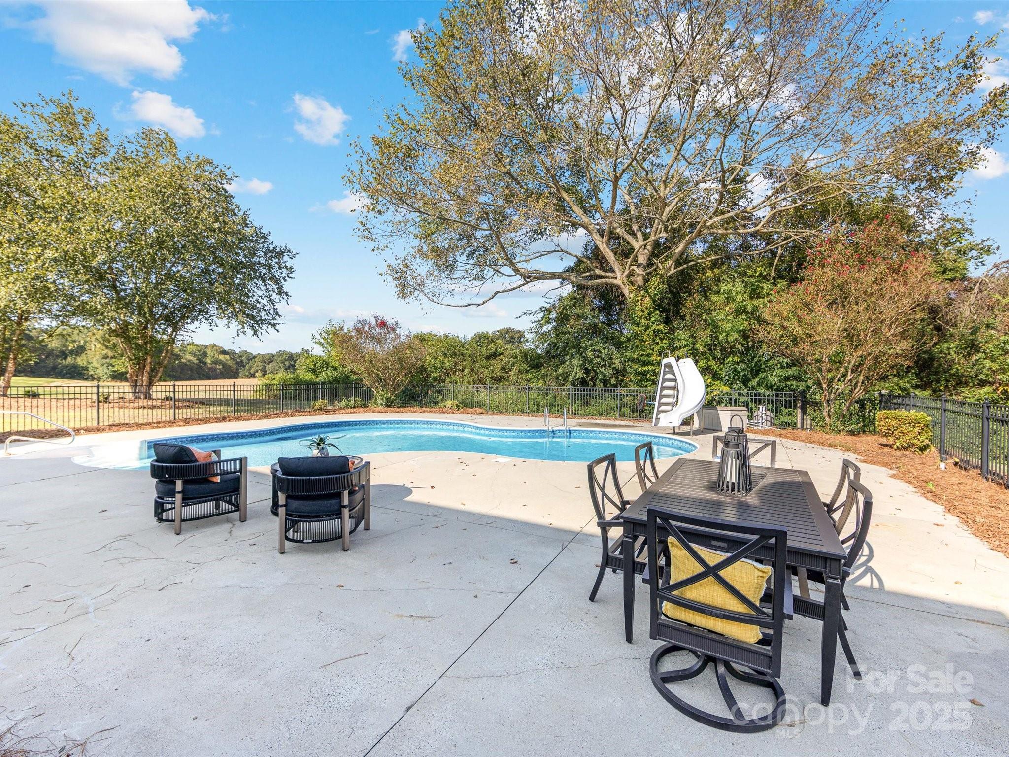 2820 Smith Field Drive — Monroe