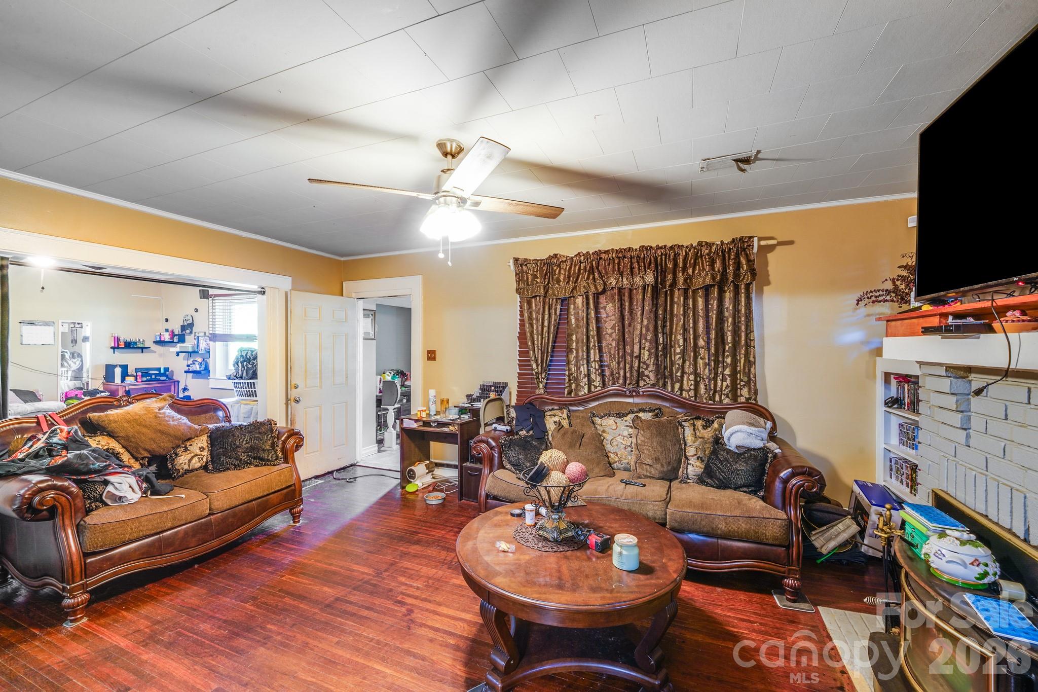 809 W Mauney Avenue — Gastonia