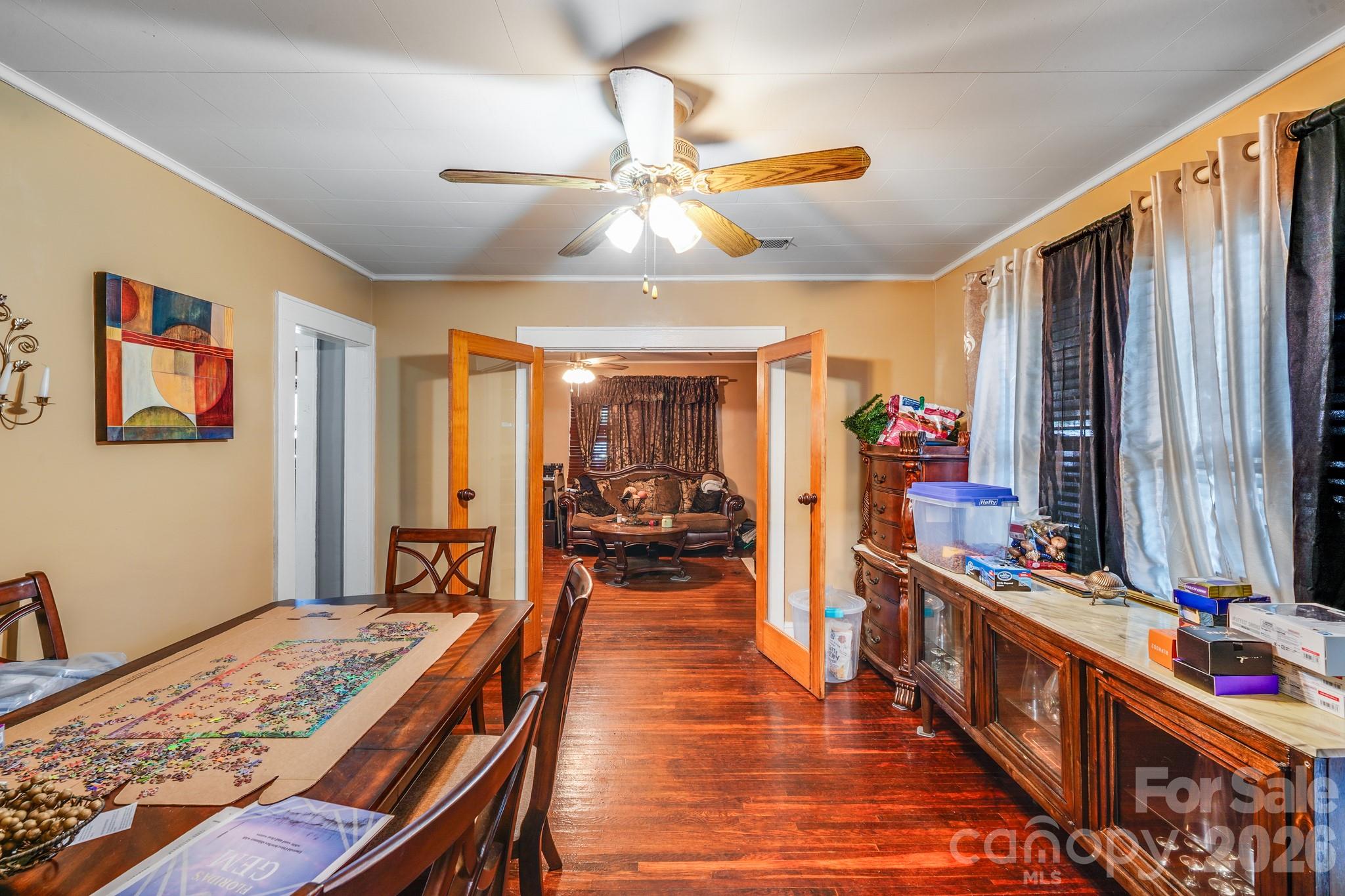 809 W Mauney Avenue — Gastonia