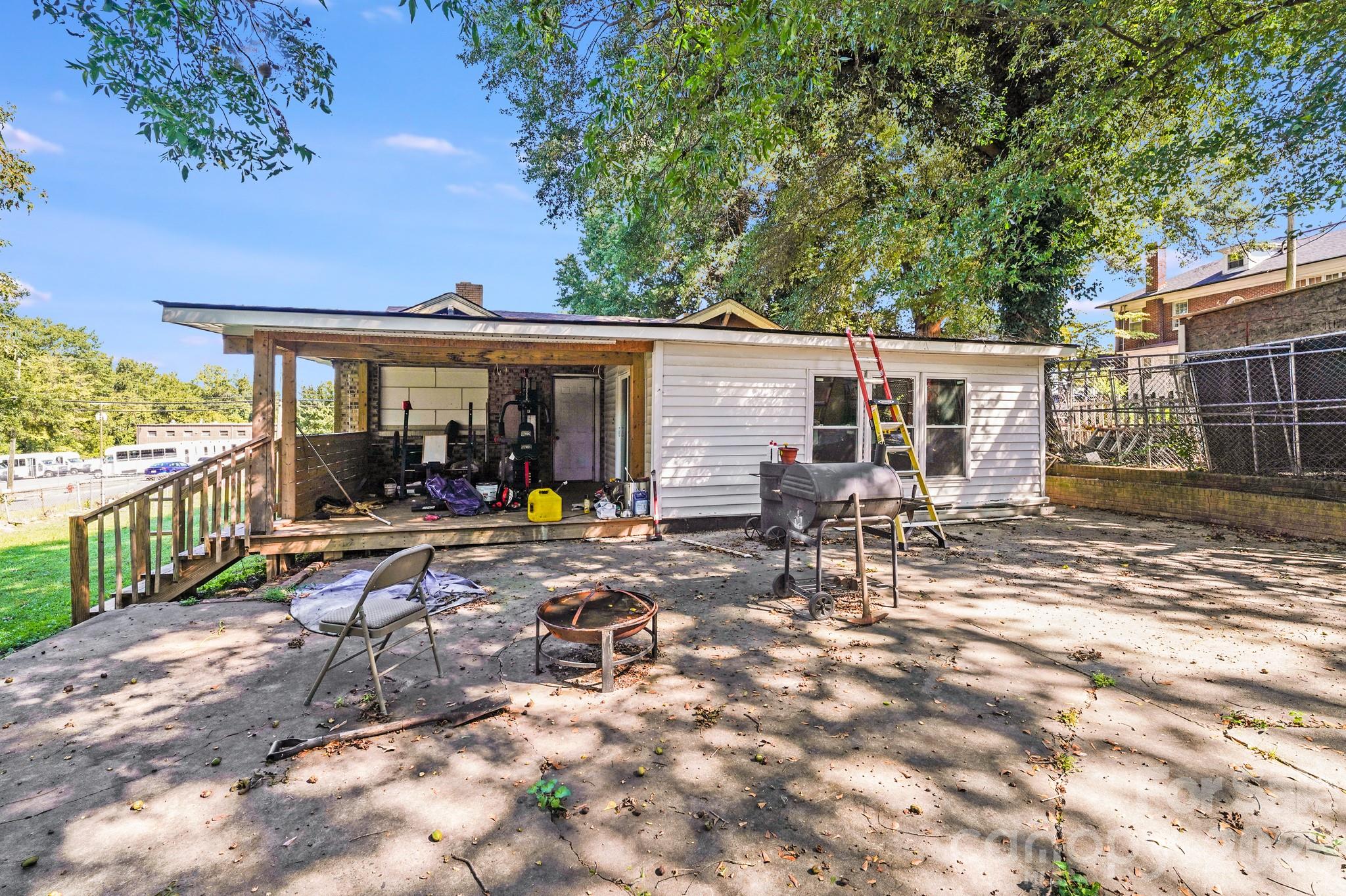 809 W Mauney Avenue — Gastonia