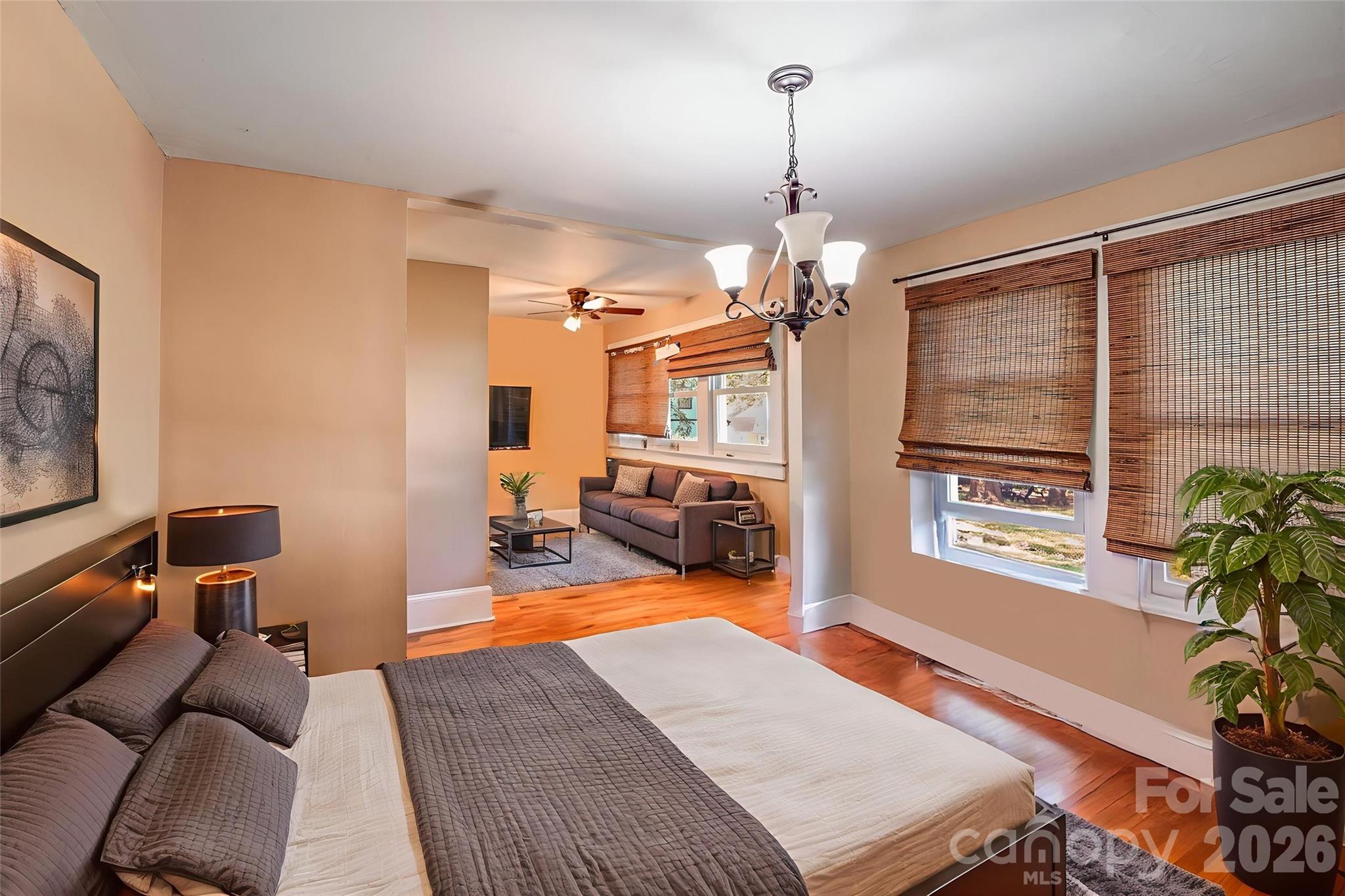 809 W Mauney Avenue — Gastonia