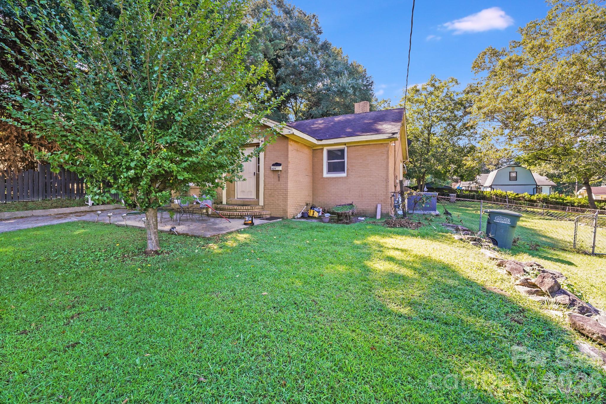 809 W Mauney Avenue — Gastonia